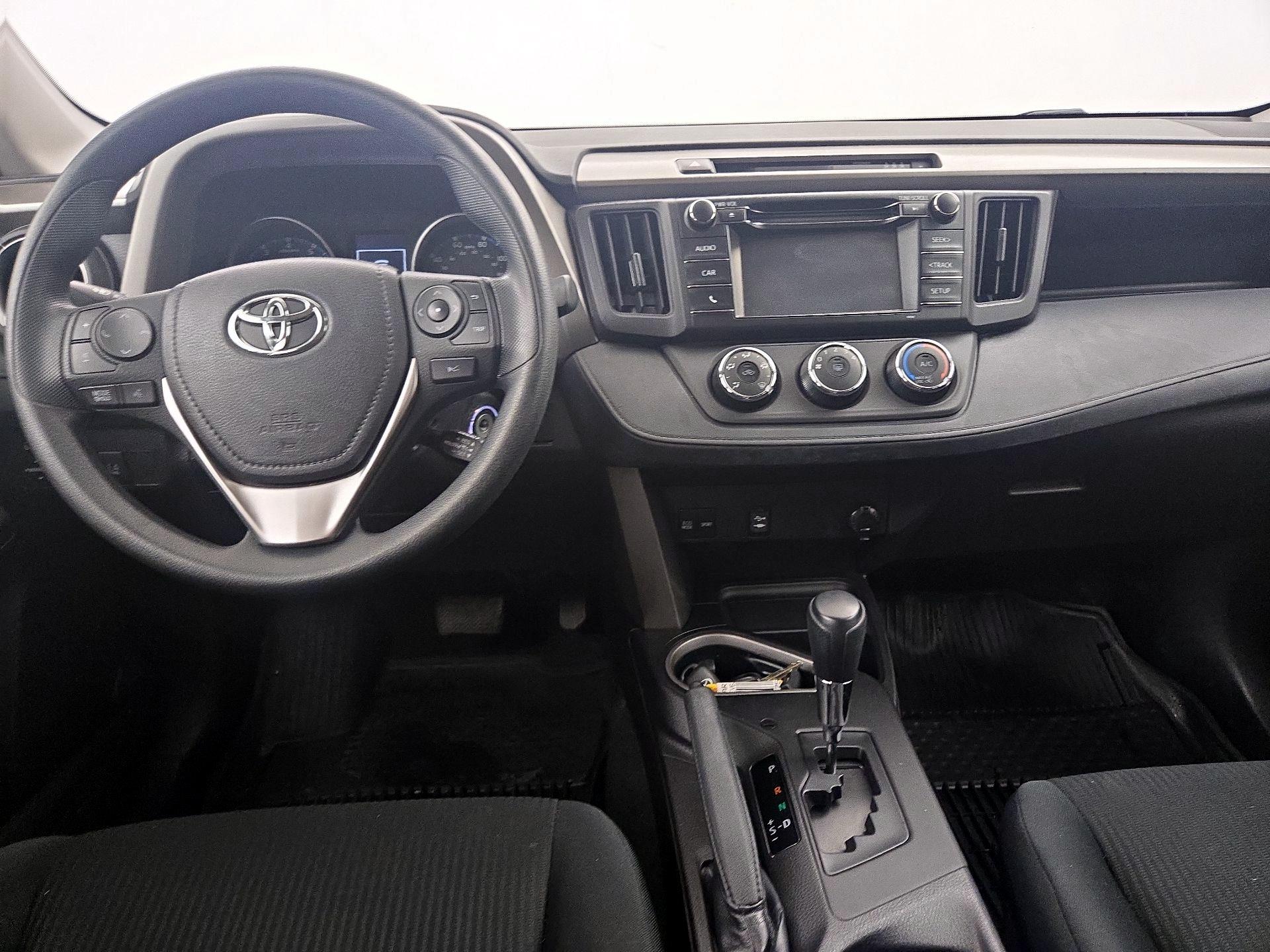 Thumbnail: 2018 Toyota RAV4 - 9