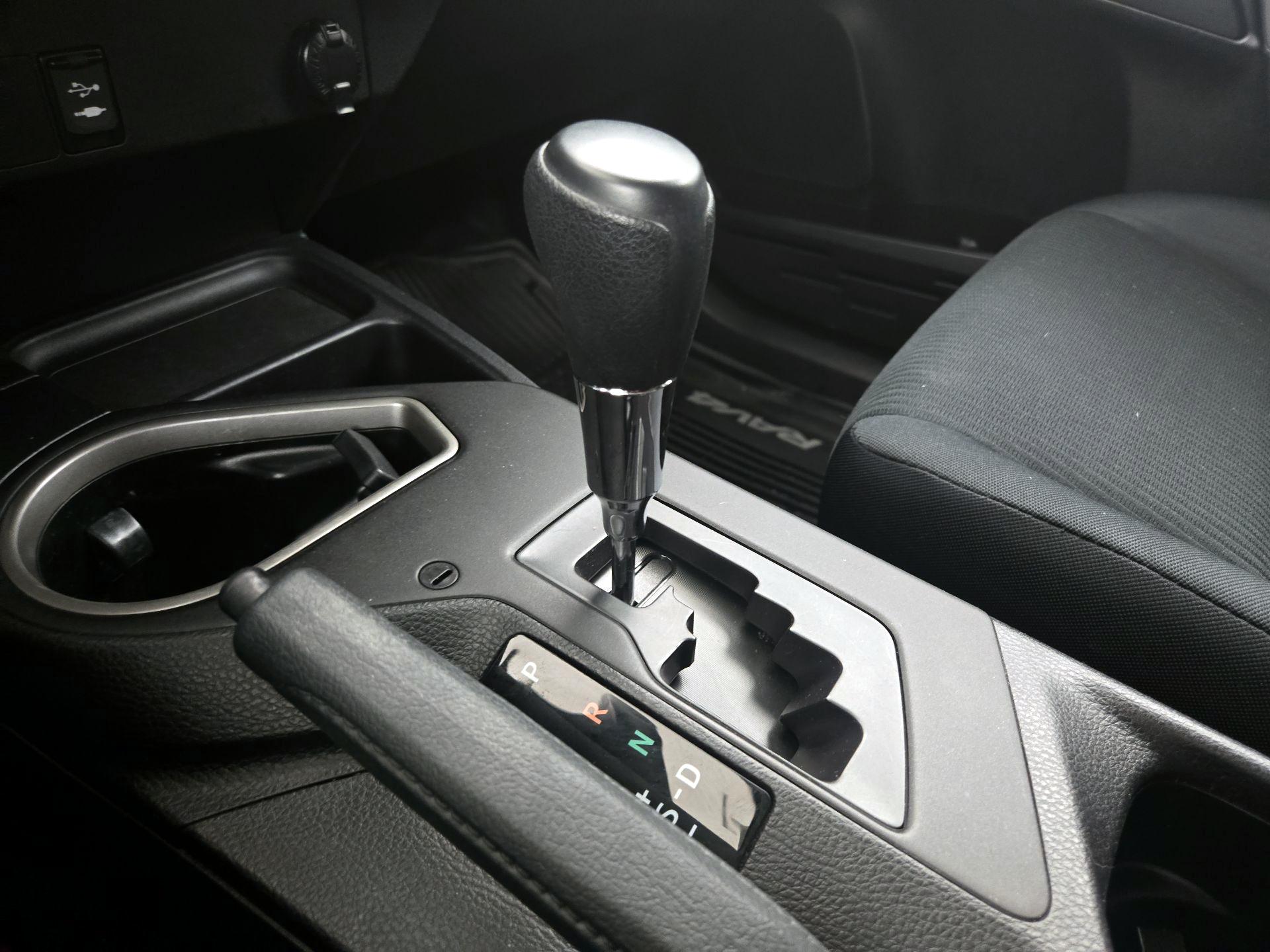 Thumbnail: 2018 Toyota RAV4 - 17