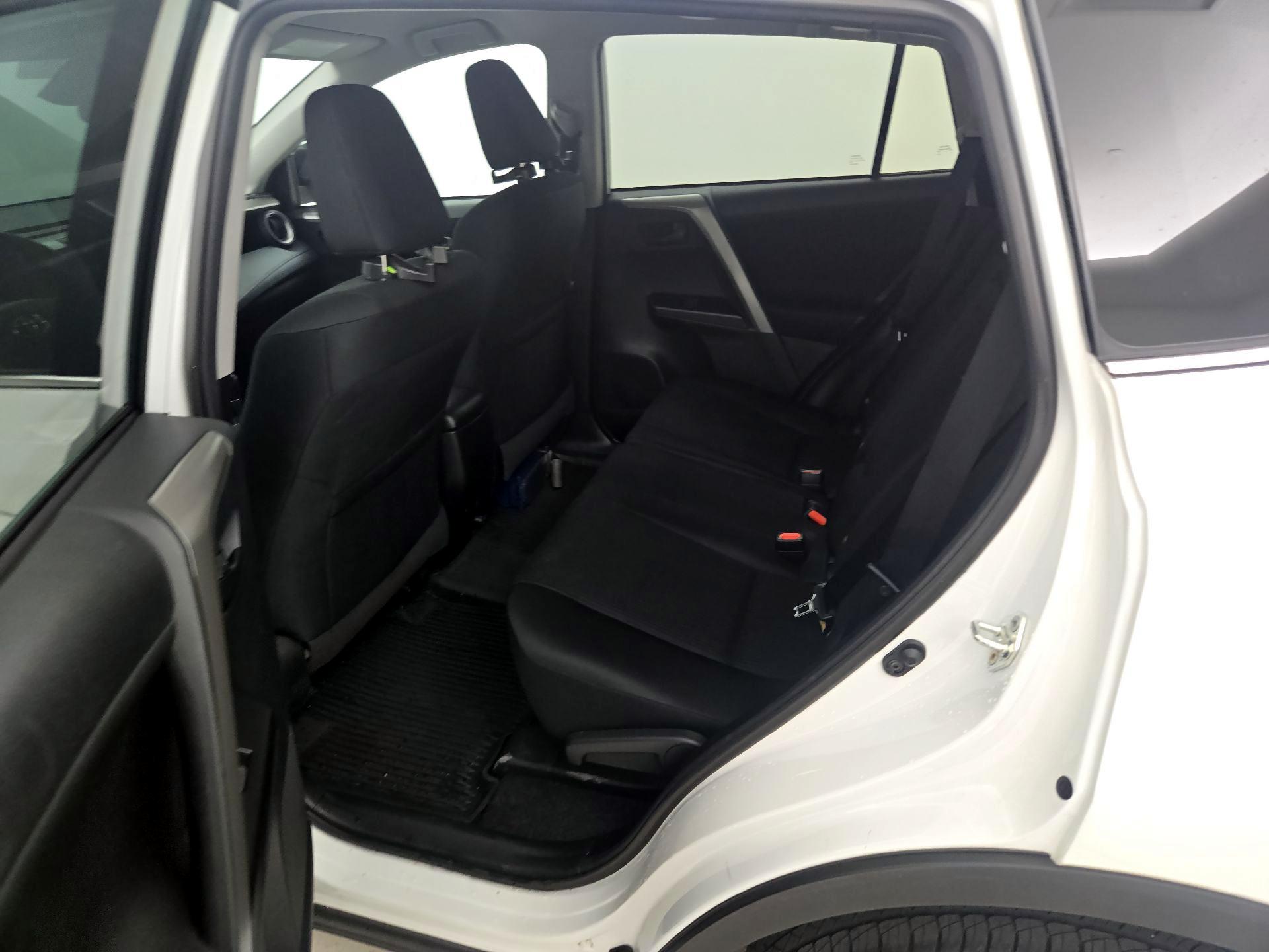 Thumbnail: 2018 Toyota RAV4 - 19