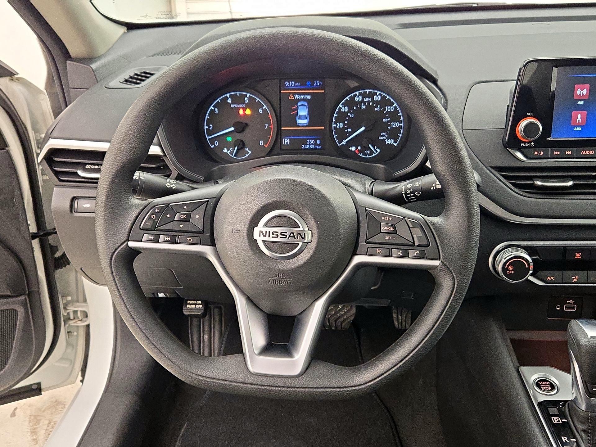 Thumbnail: 2022 Nissan Altima - 10