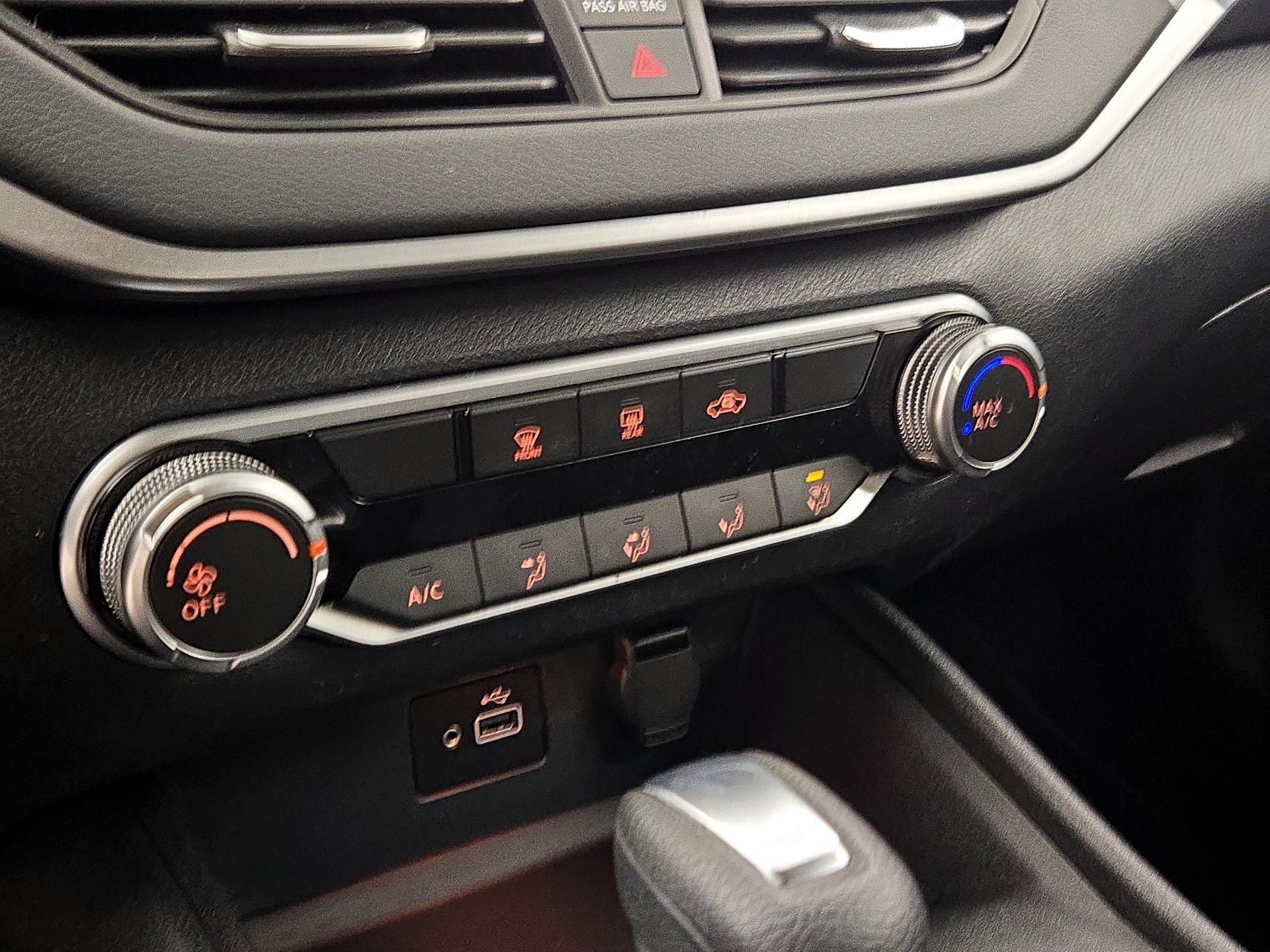 Thumbnail: 2022 Nissan Altima - 16