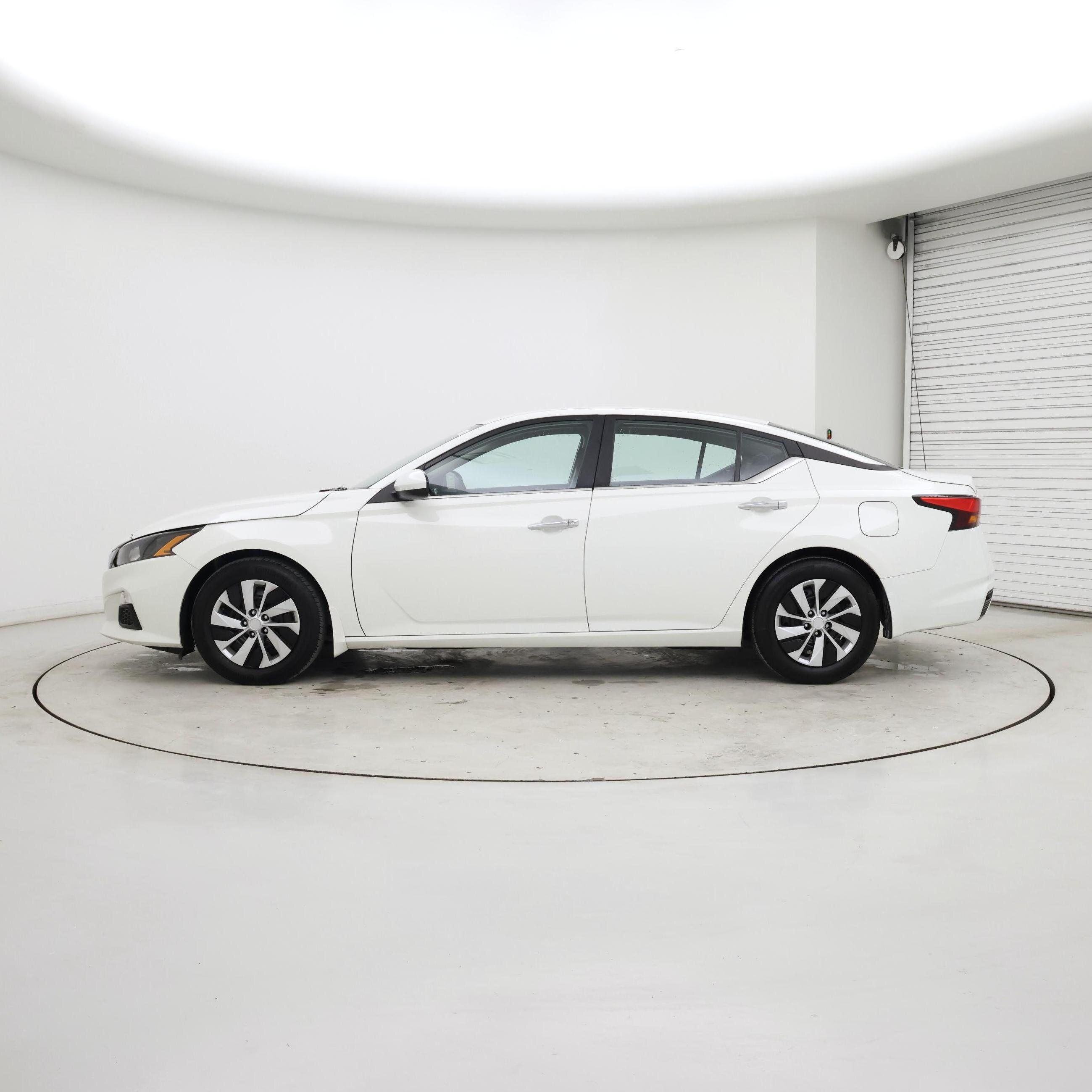 Thumbnail: 2022 Nissan Altima - 3