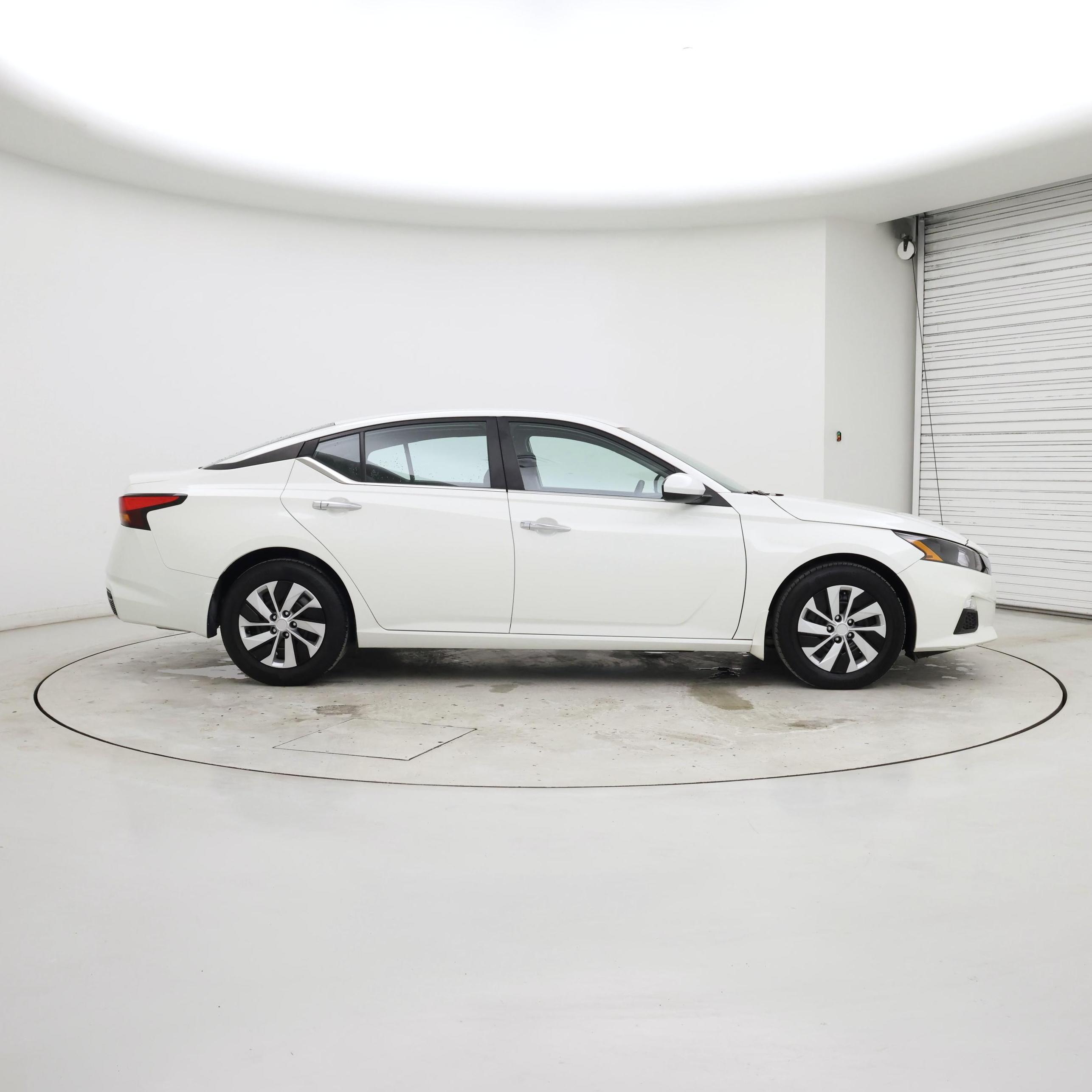 Thumbnail: 2022 Nissan Altima - 7