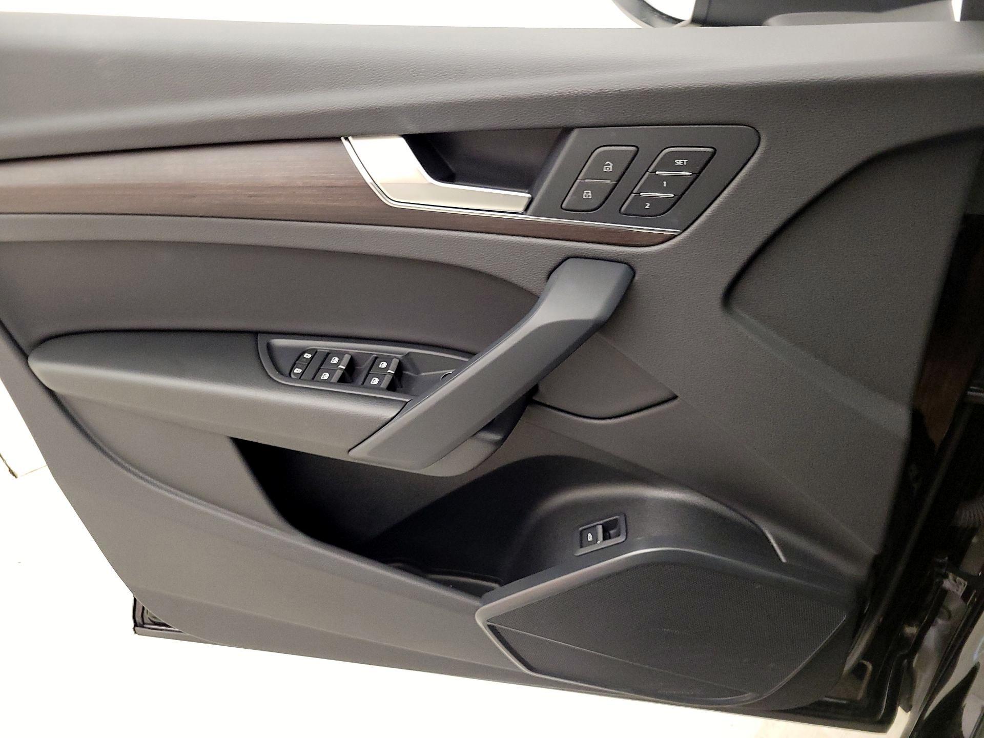 Thumbnail: 2023 Audi Q5 - 12