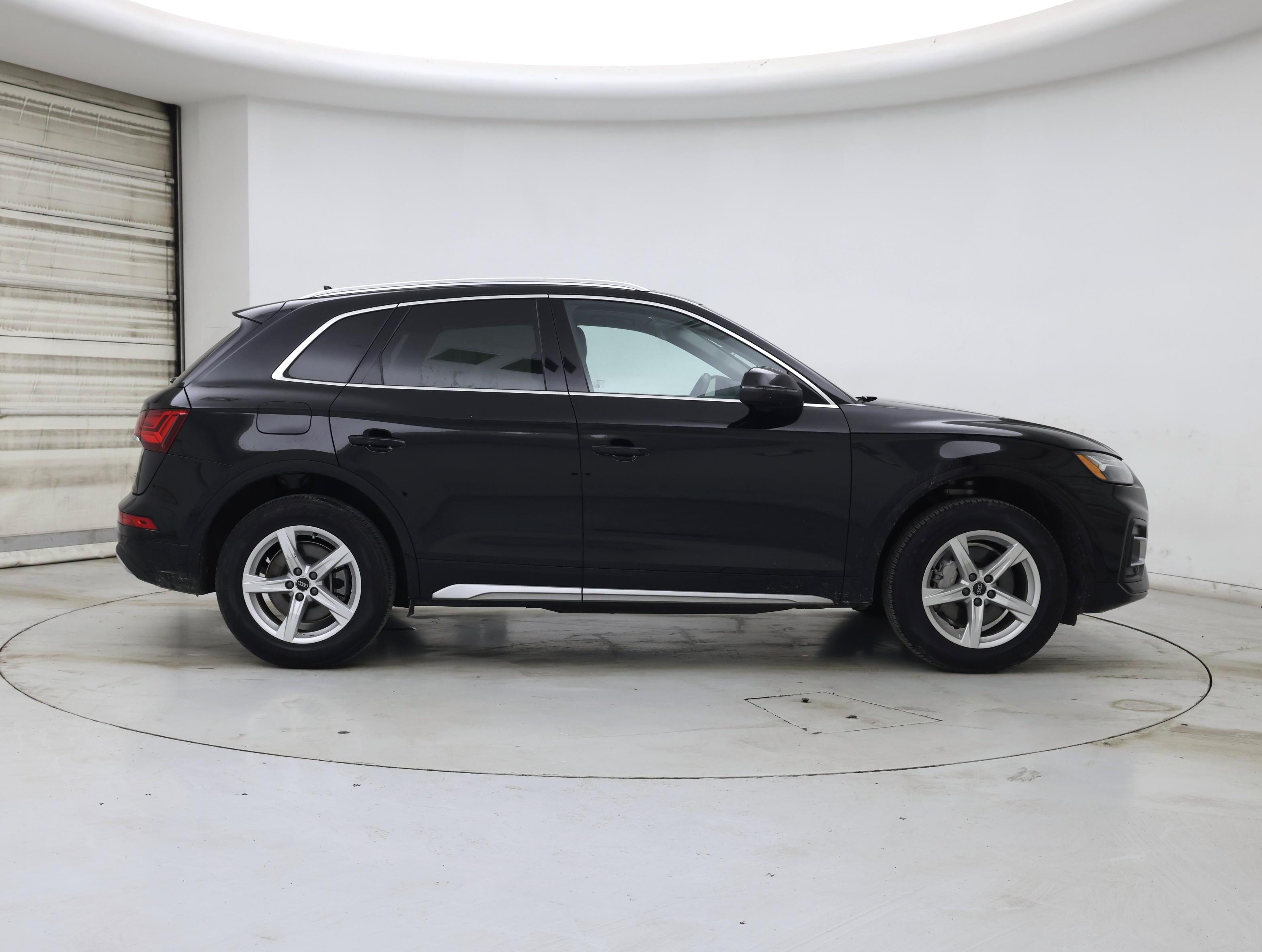 Thumbnail: 2023 Audi Q5 - 7