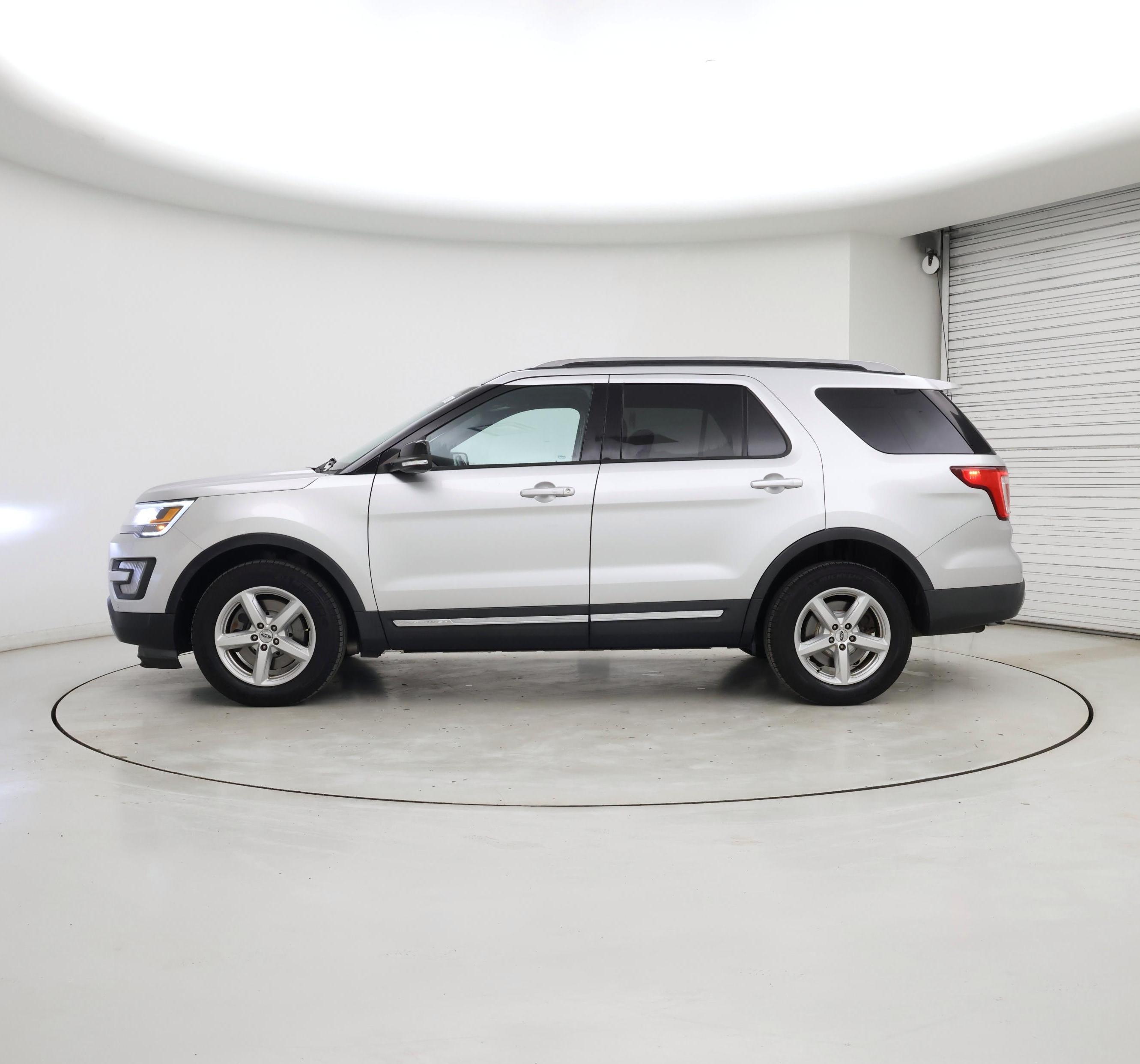 Thumbnail: 2017 Ford Explorer - 3