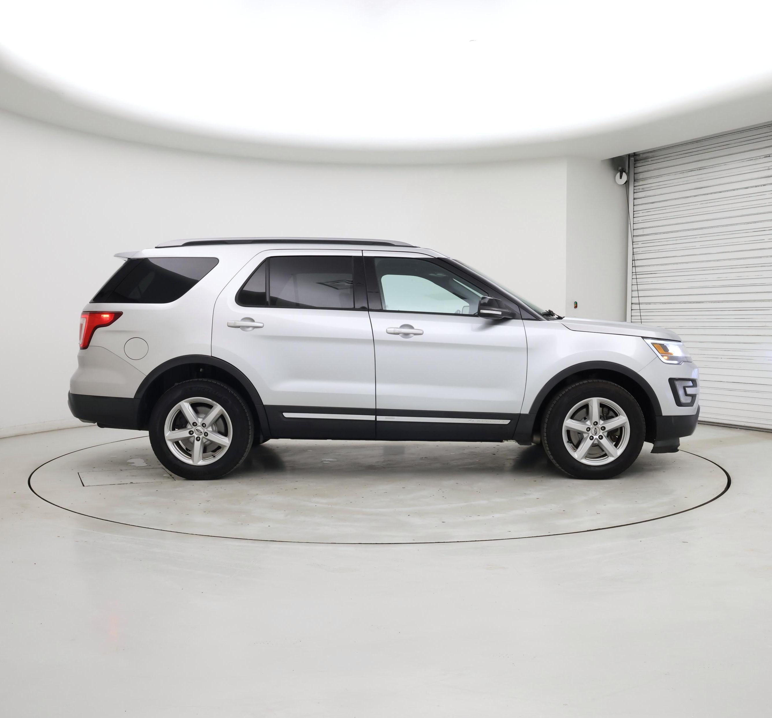 Thumbnail: 2017 Ford Explorer - 7