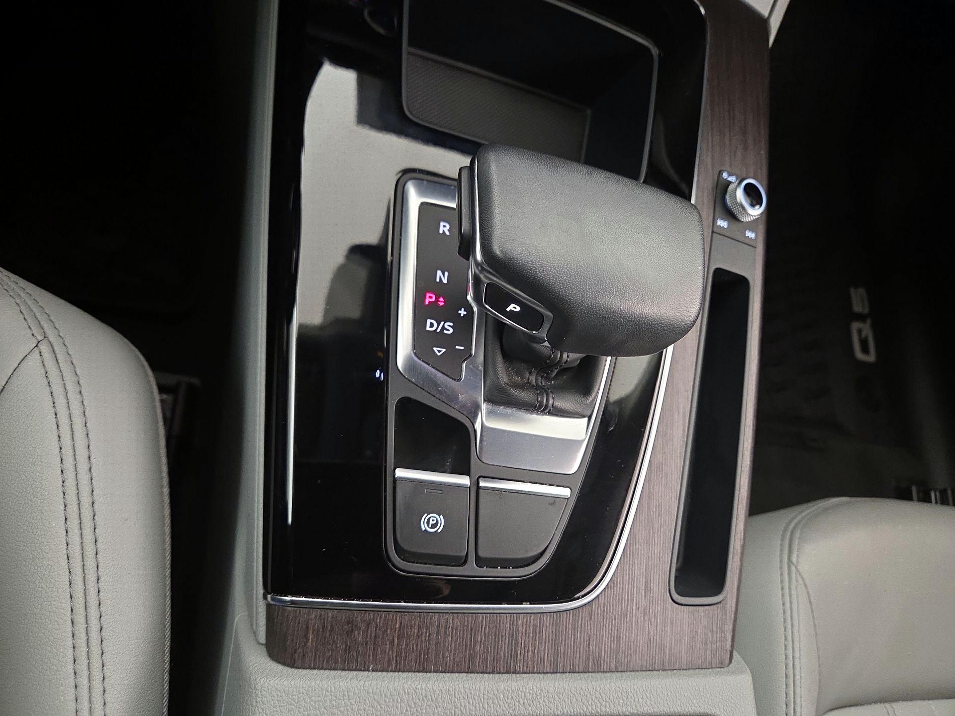 Thumbnail: 2023 Audi Q5 - 17