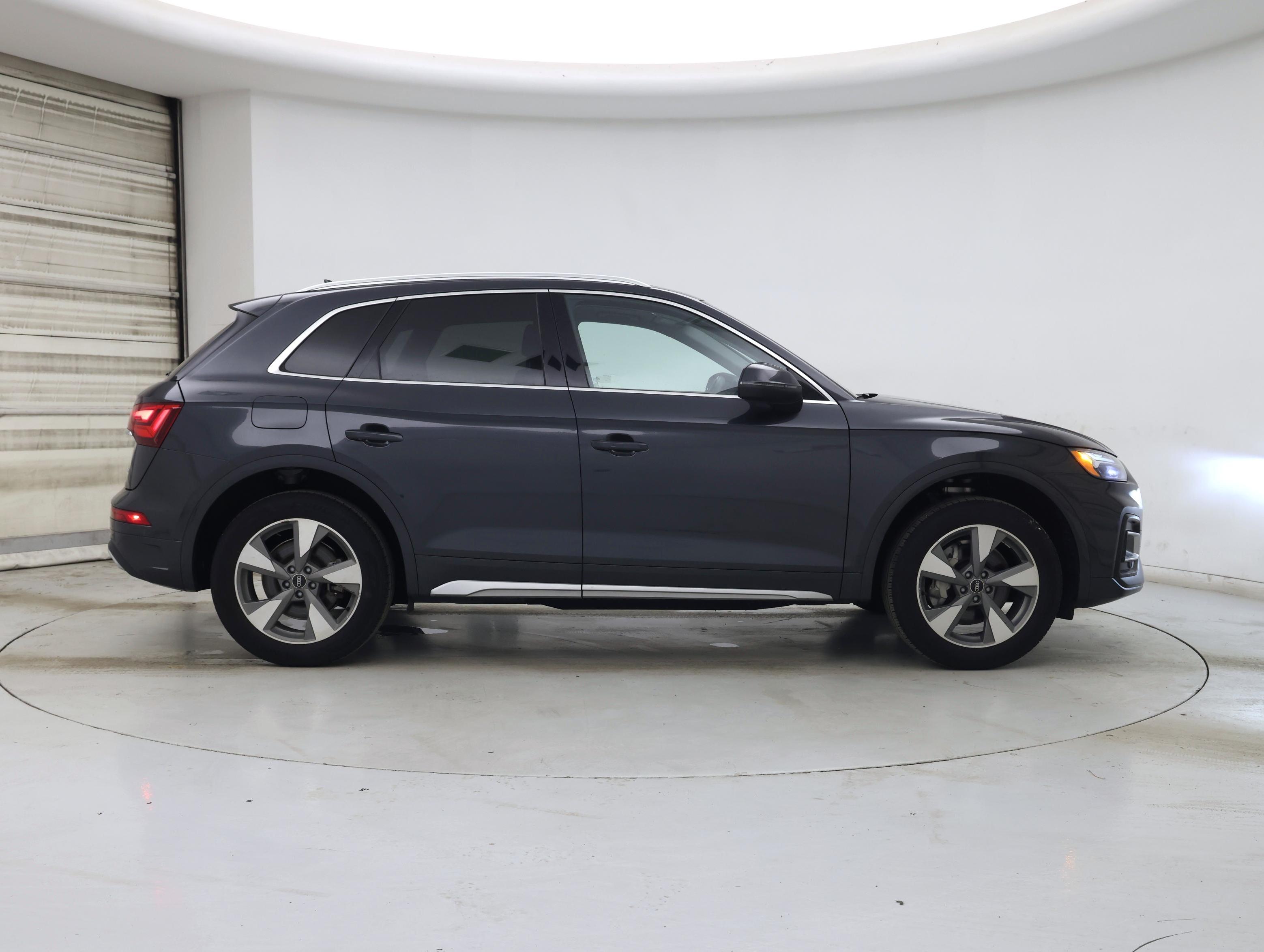 Thumbnail: 2023 Audi Q5 - 7