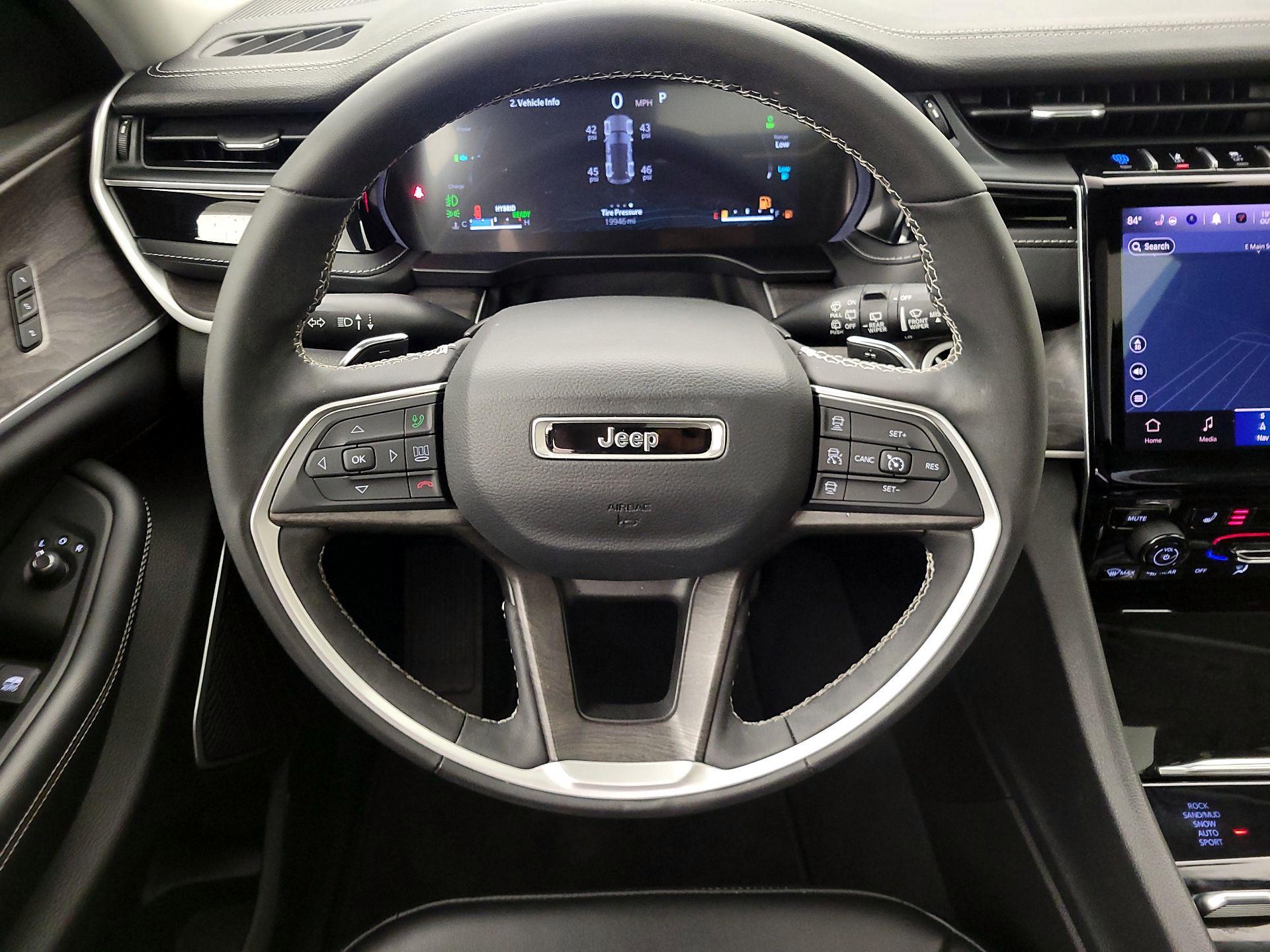 Thumbnail: 2023 Jeep Grand Cherokee - 10