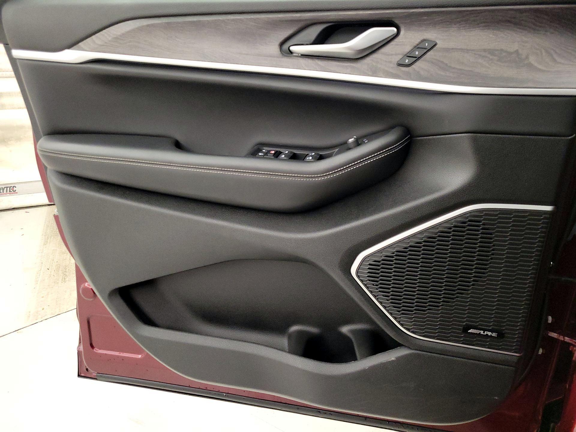 Thumbnail: 2023 Jeep Grand Cherokee - 12