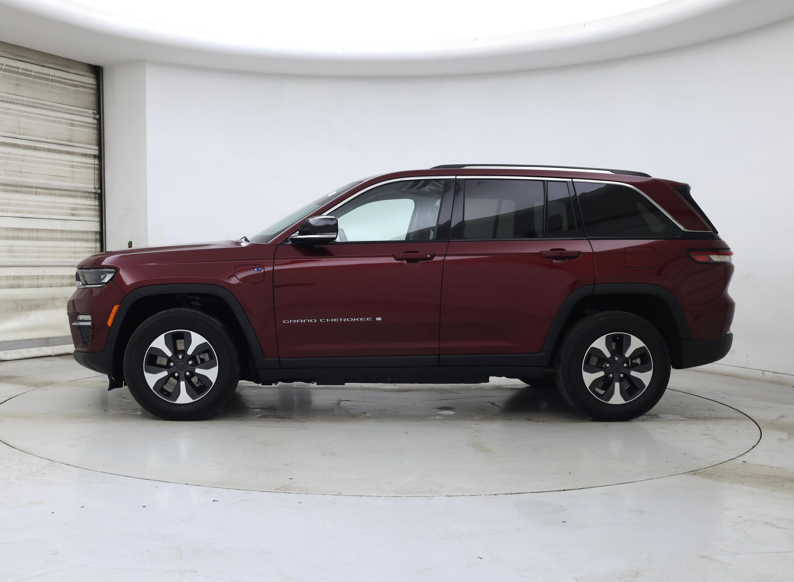 Thumbnail: 2023 Jeep Grand Cherokee - 3