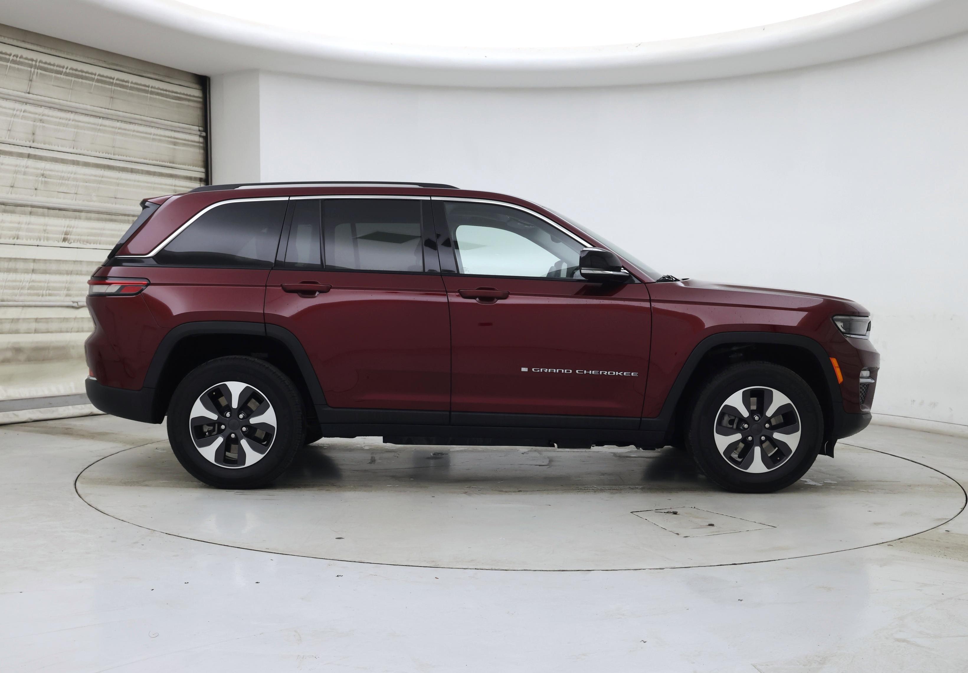 Thumbnail: 2023 Jeep Grand Cherokee - 7