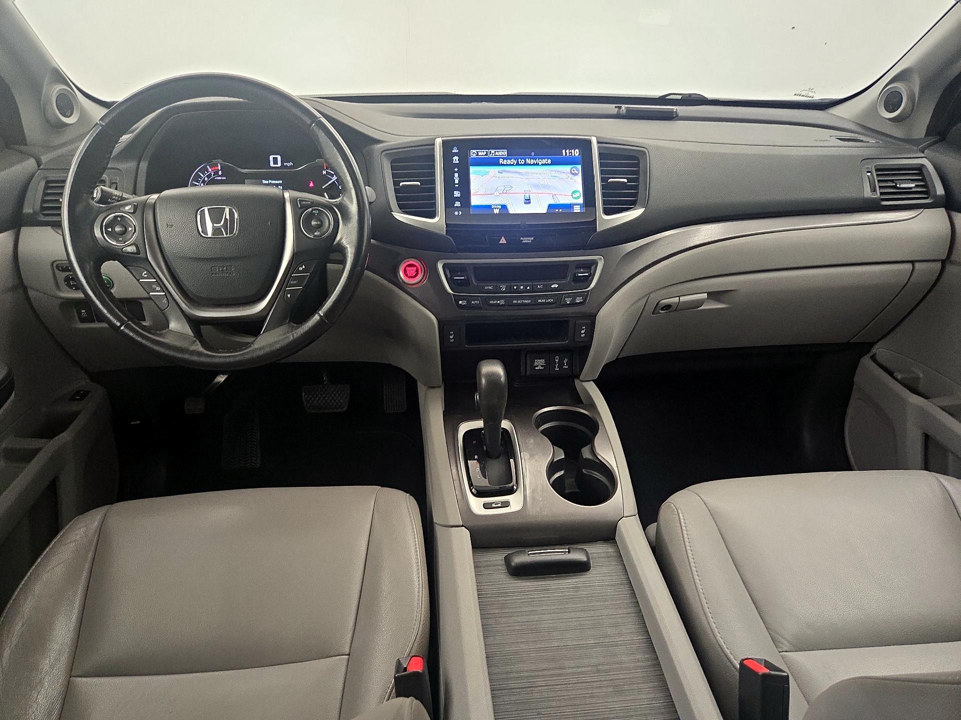 Thumbnail: 2017 Honda Pilot - 9