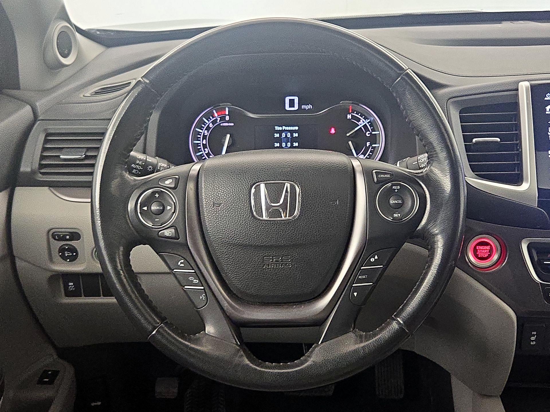 Thumbnail: 2017 Honda Pilot - 10