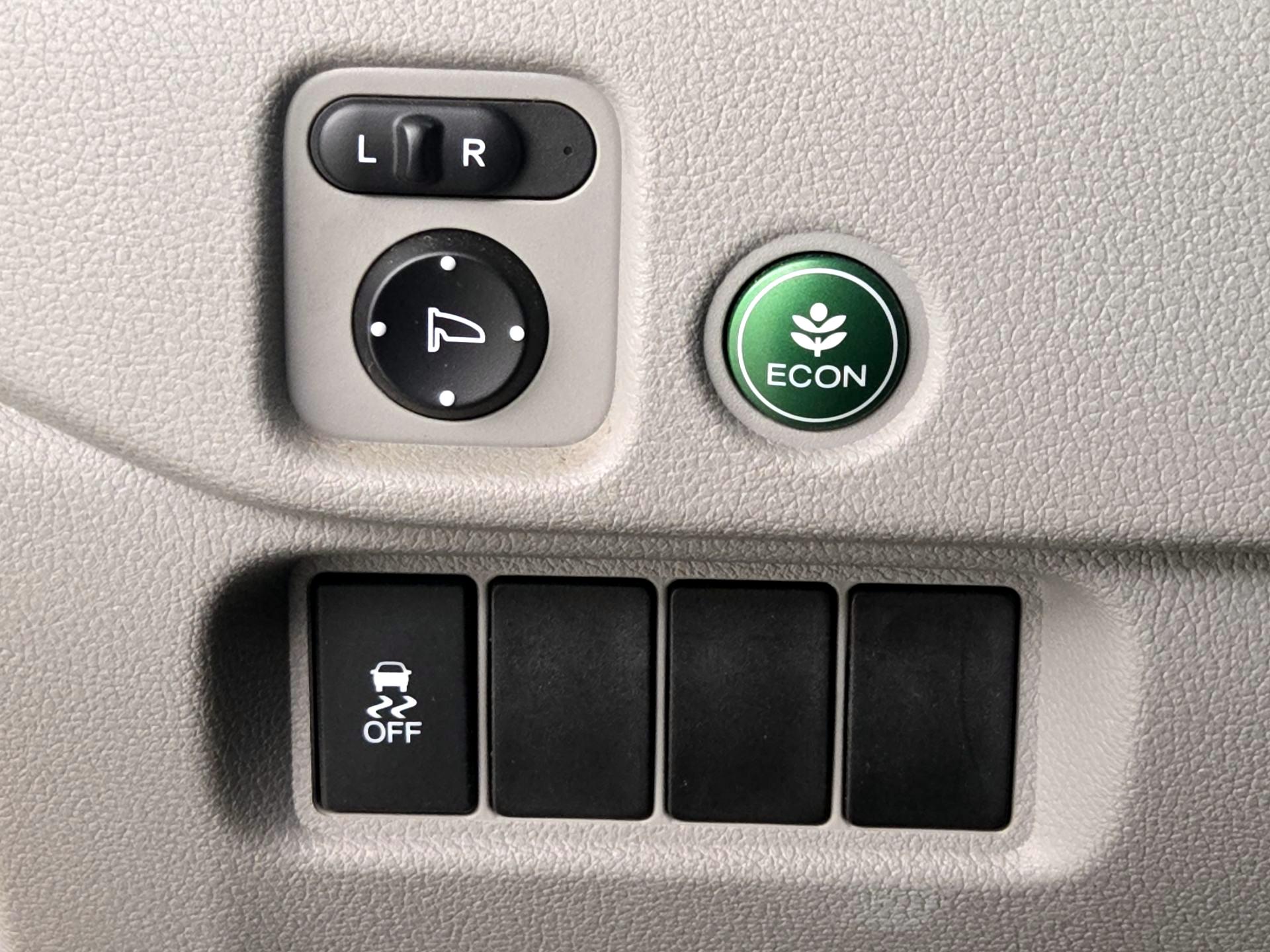 Thumbnail: 2017 Honda Pilot - 13