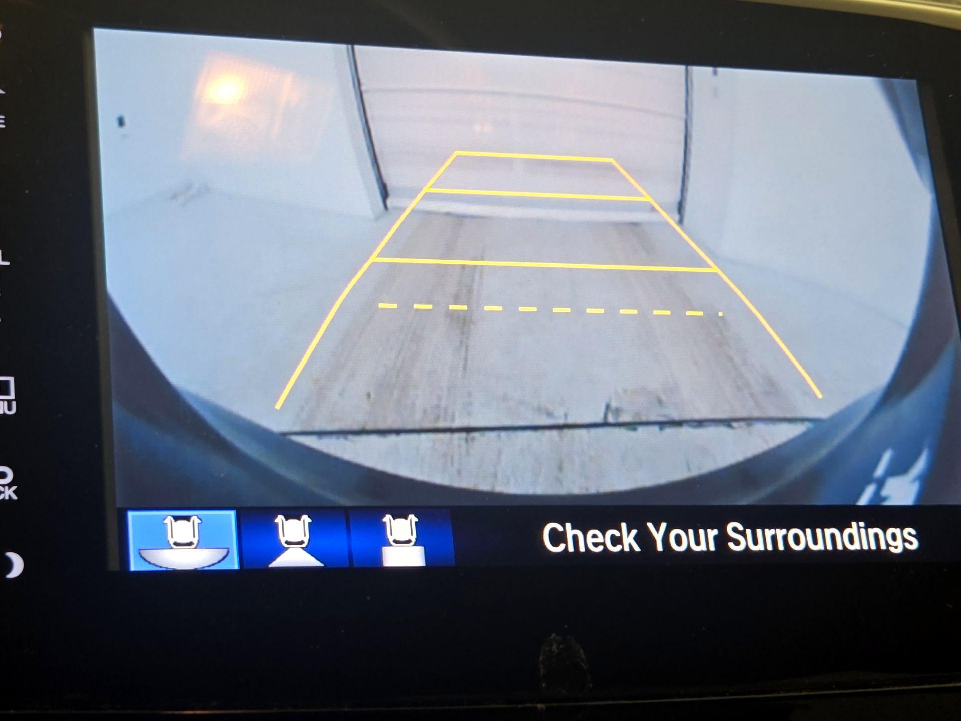 Thumbnail: 2017 Honda Pilot - 15