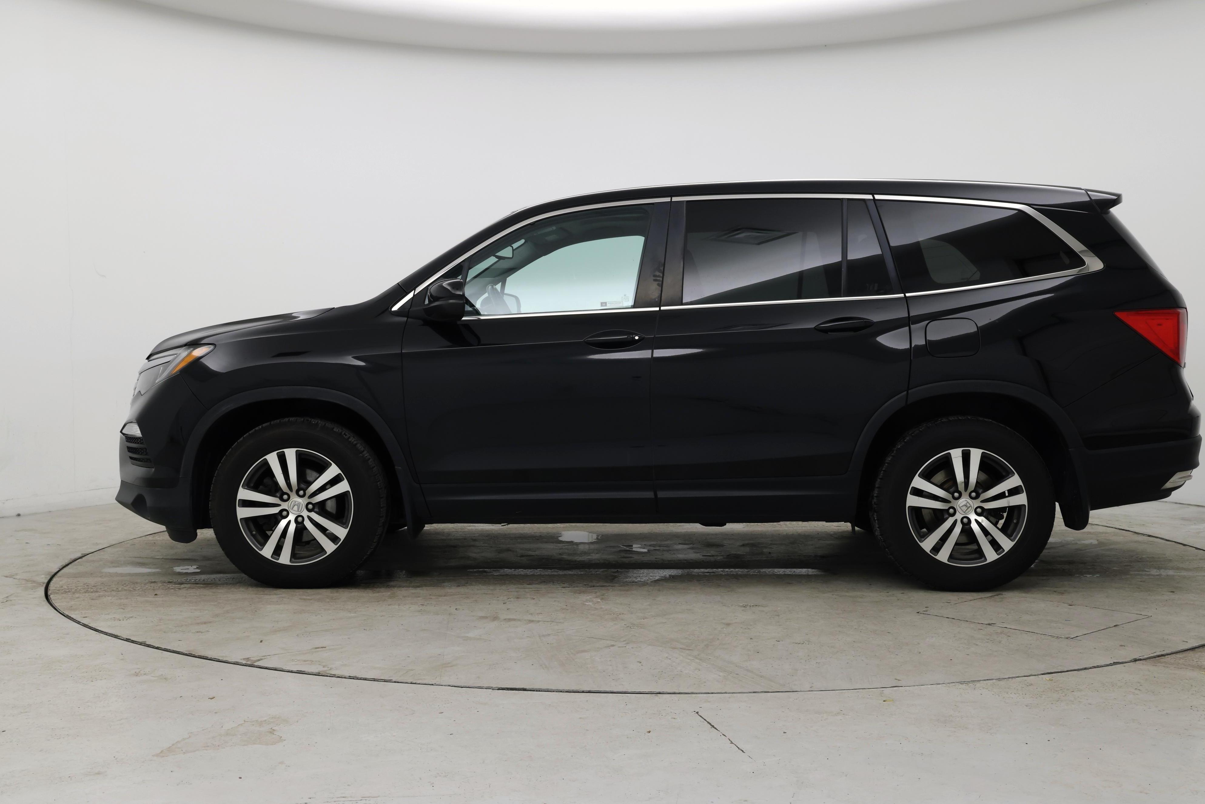 Thumbnail: 2017 Honda Pilot - 3