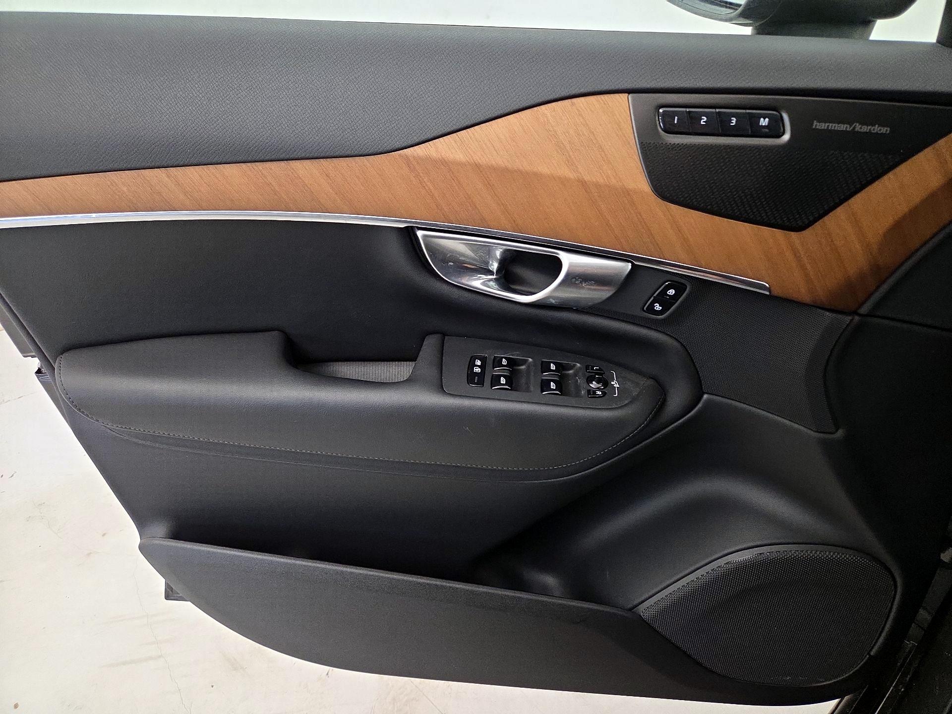 Thumbnail: 2023 Volvo XC90 - 12