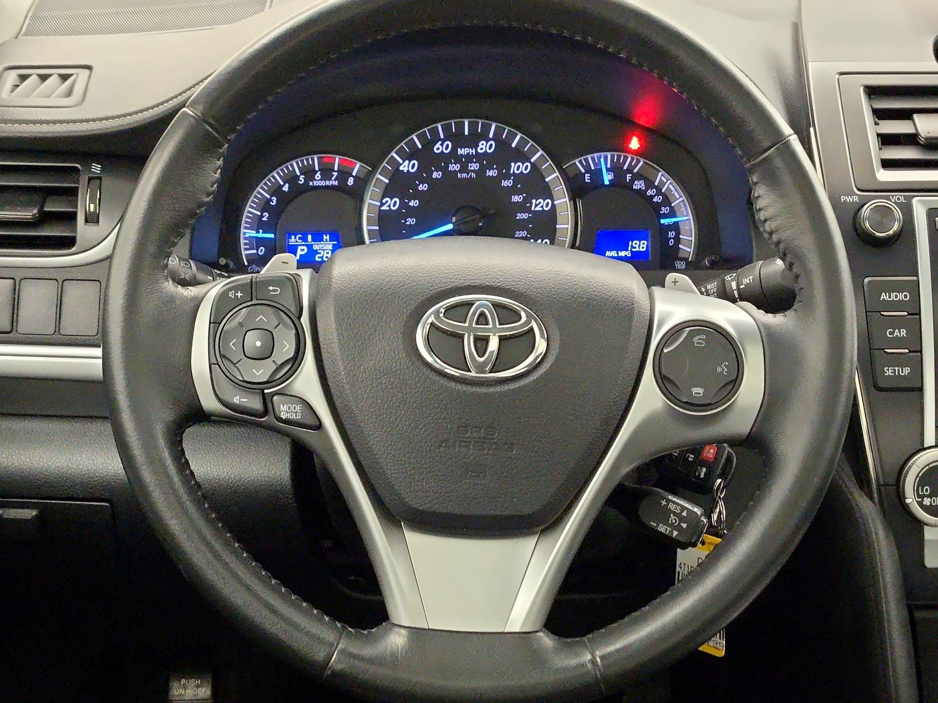 Thumbnail: 2014 Toyota Camry - 10