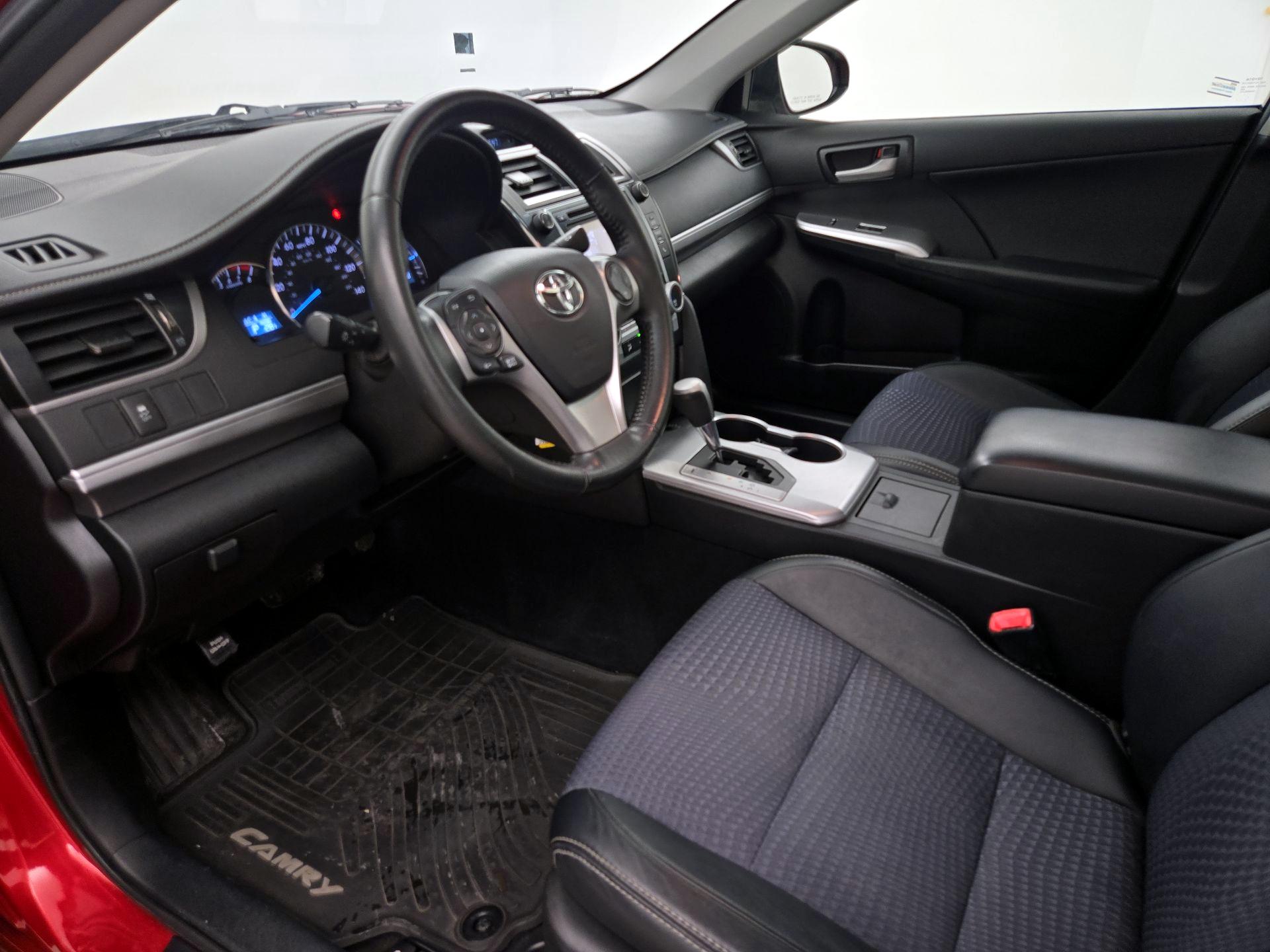 Thumbnail: 2014 Toyota Camry - 11