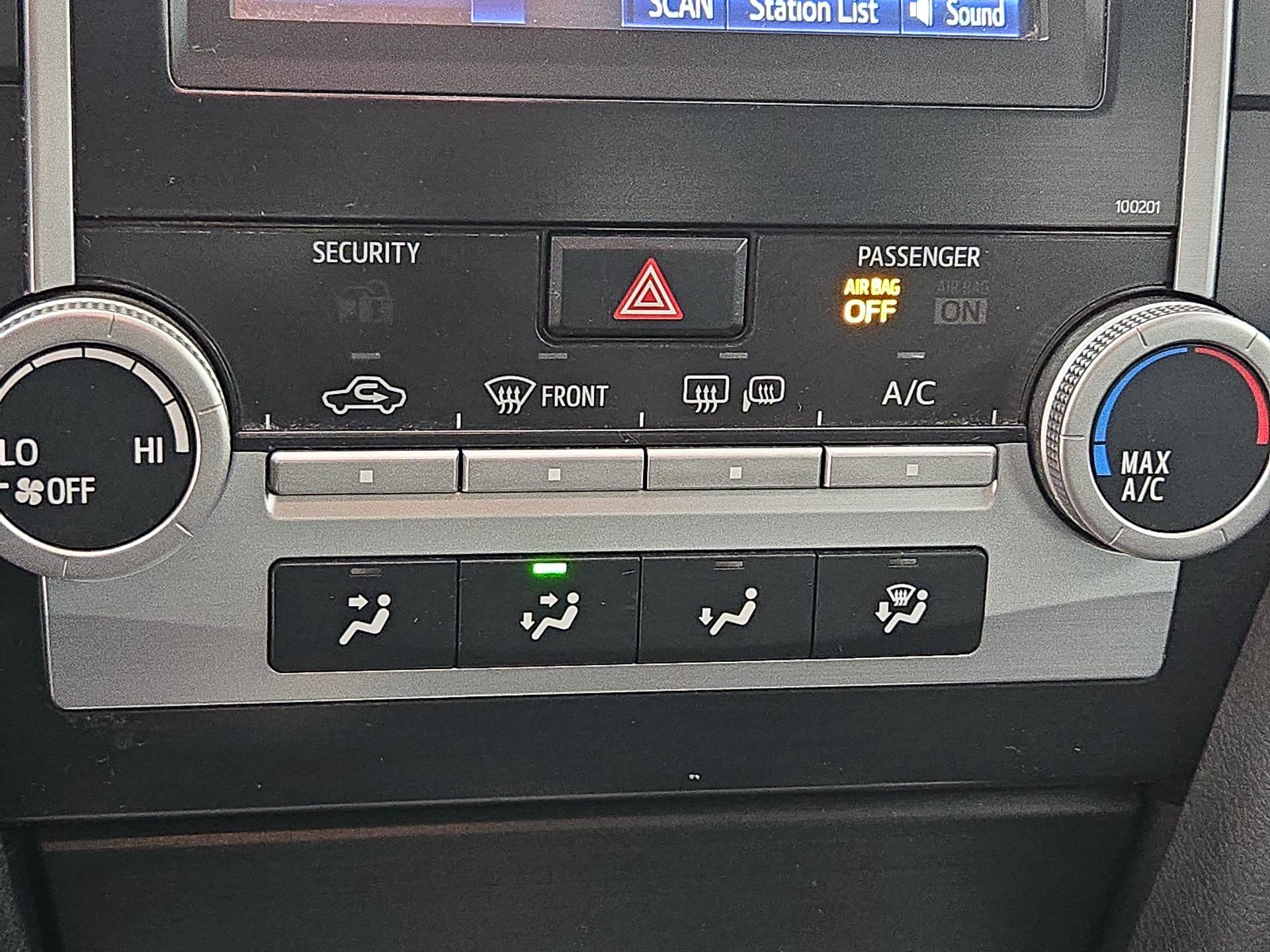 Thumbnail: 2014 Toyota Camry - 16