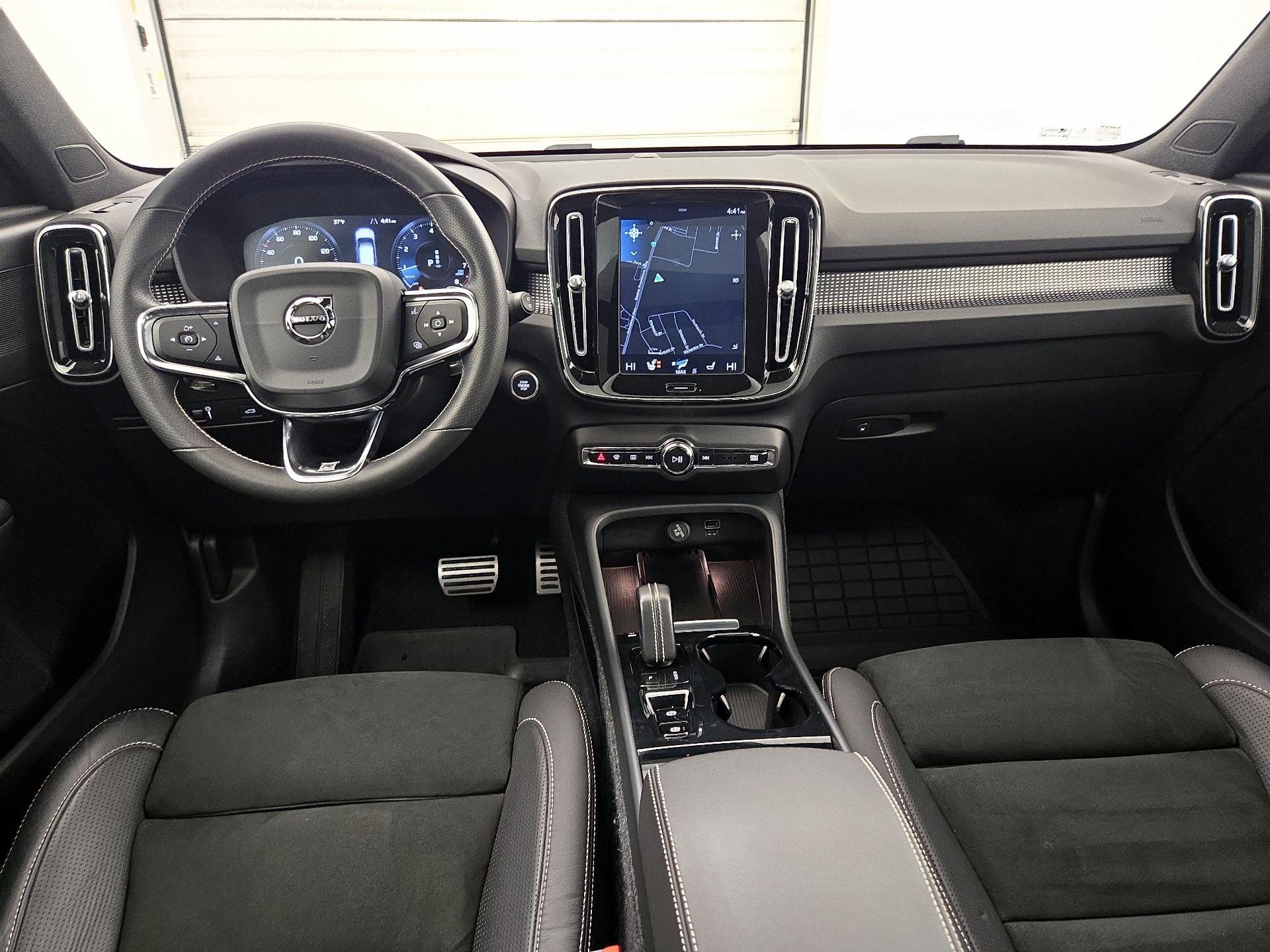 Thumbnail: 2019 Volvo XC40 - 9