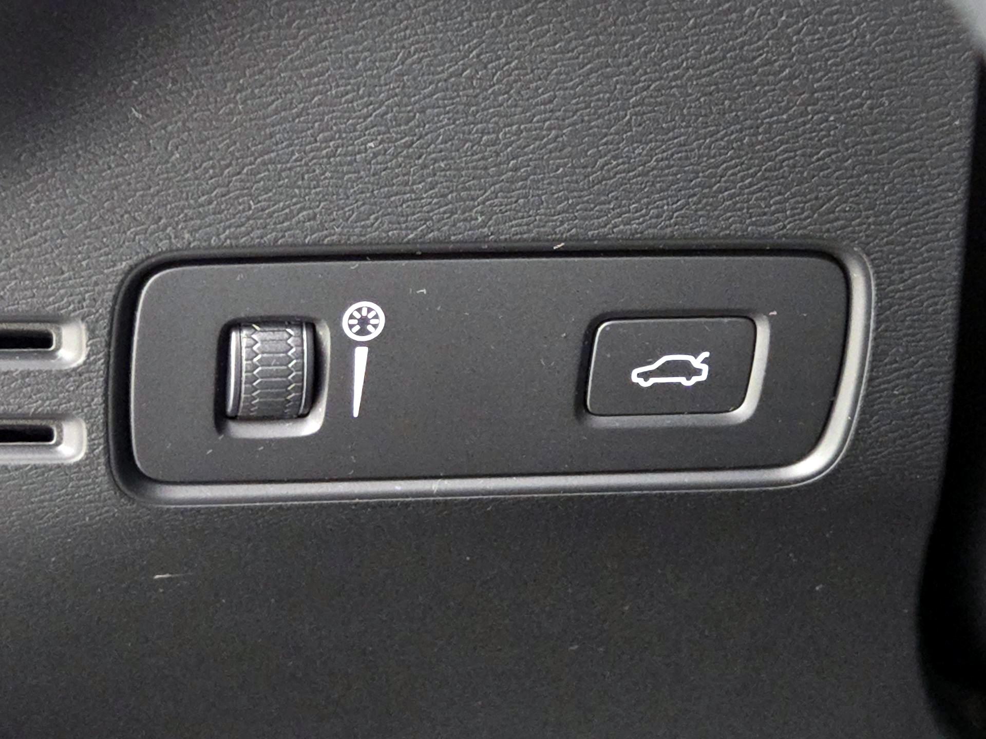 Thumbnail: 2019 Volvo XC40 - 13