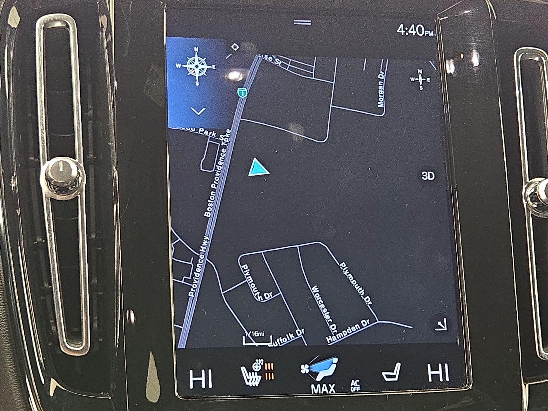 Thumbnail: 2019 Volvo XC40 - 14