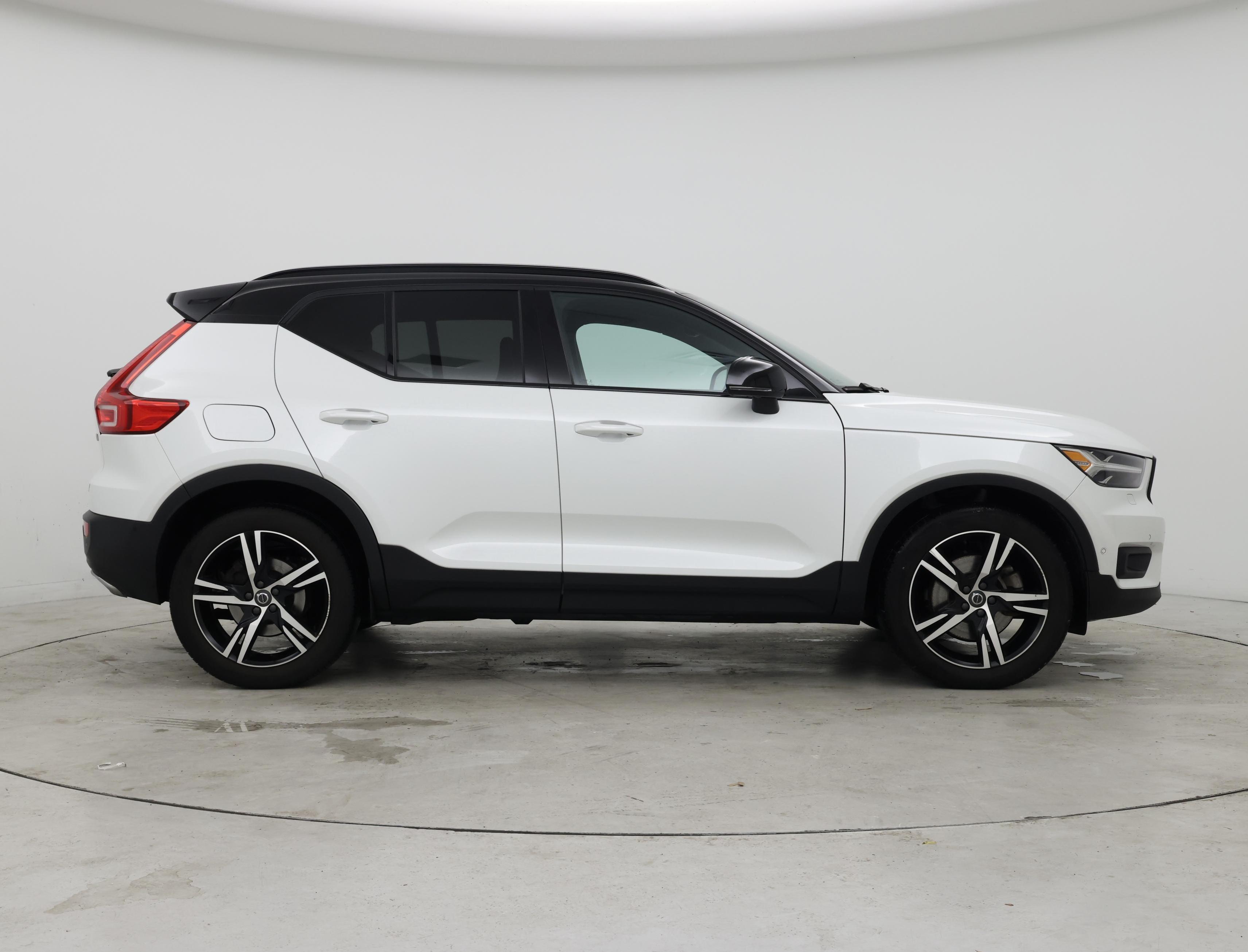 Thumbnail: 2019 Volvo XC40 - 7