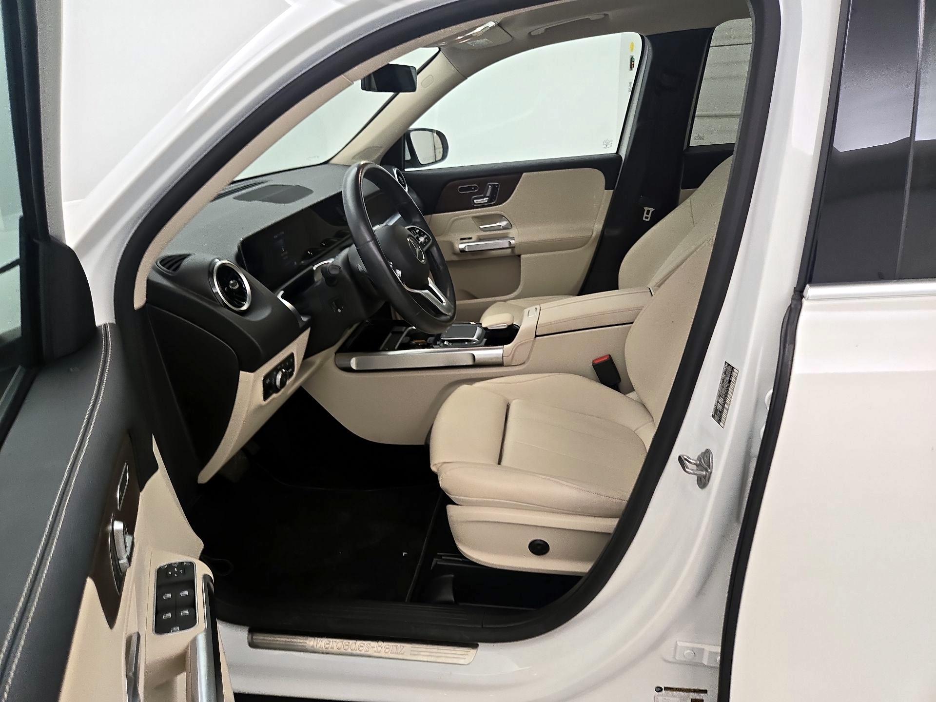 Thumbnail: 2021 Mercedes-Benz GLB - 11