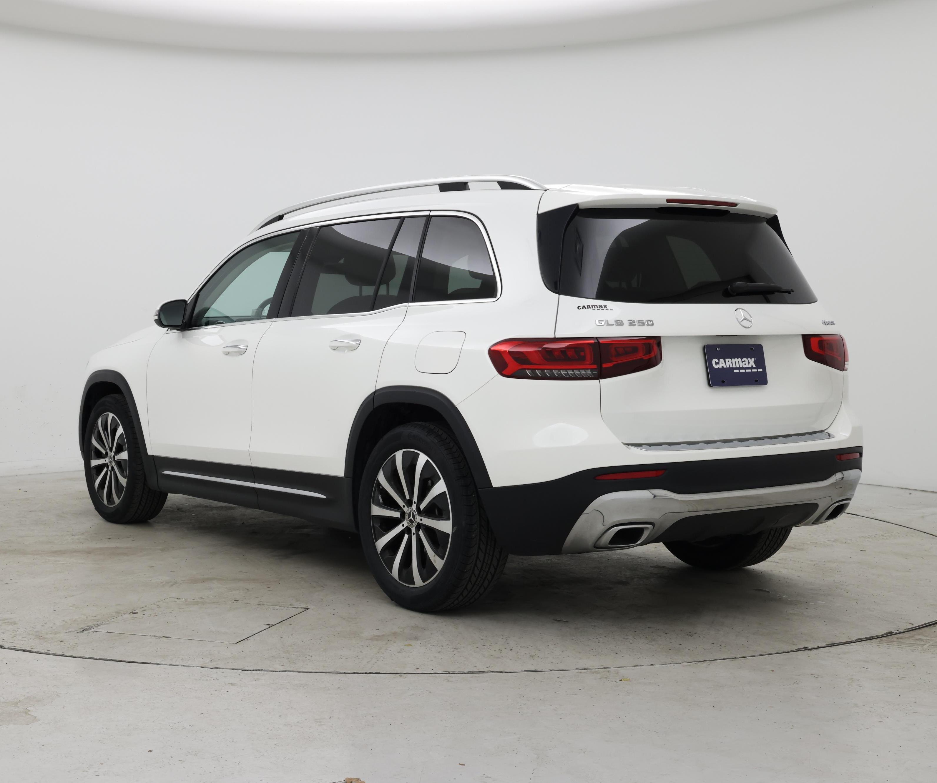 Thumbnail: 2021 Mercedes-Benz GLB - 2