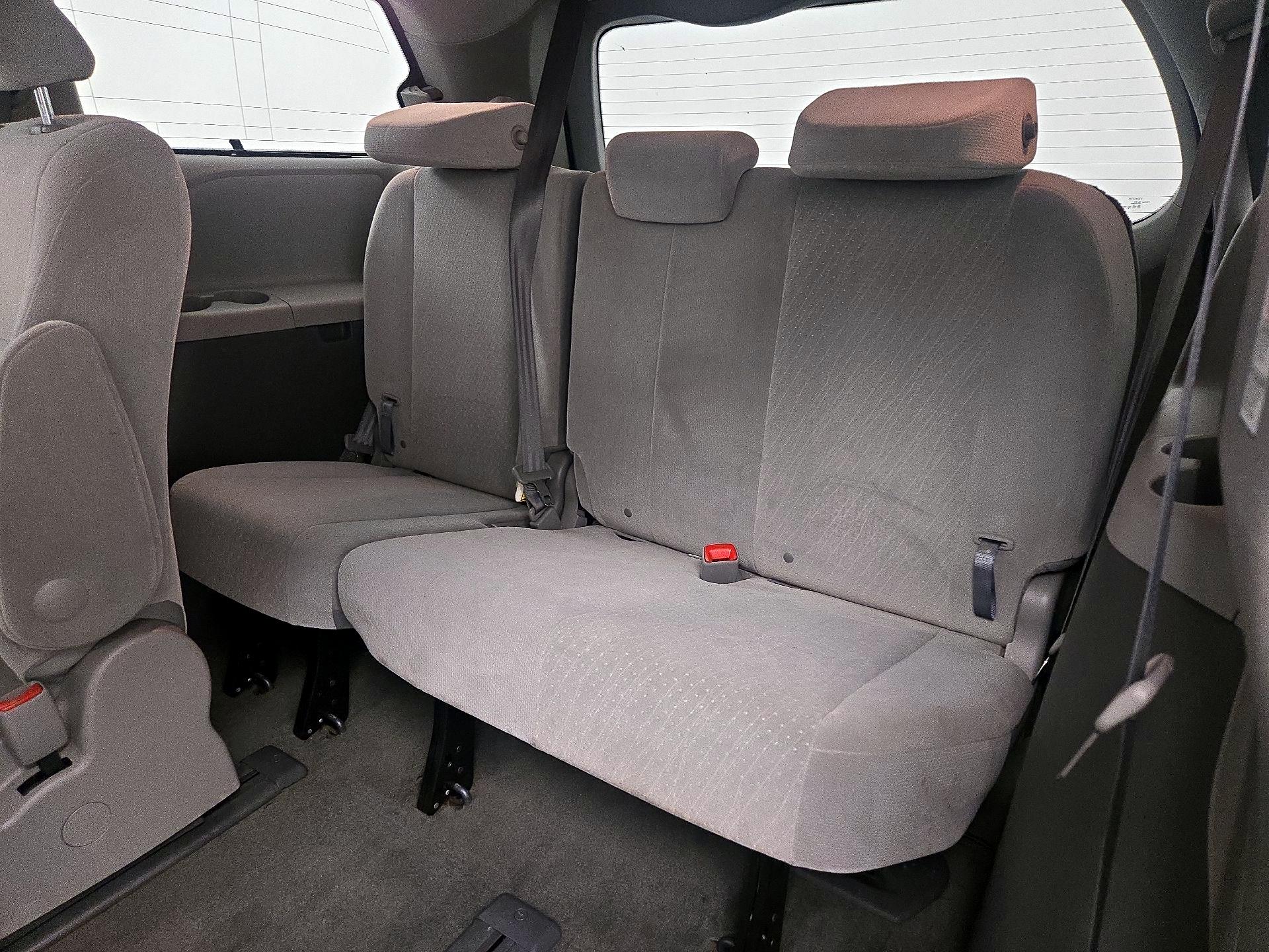 Thumbnail: 2017 Toyota Sienna - 20