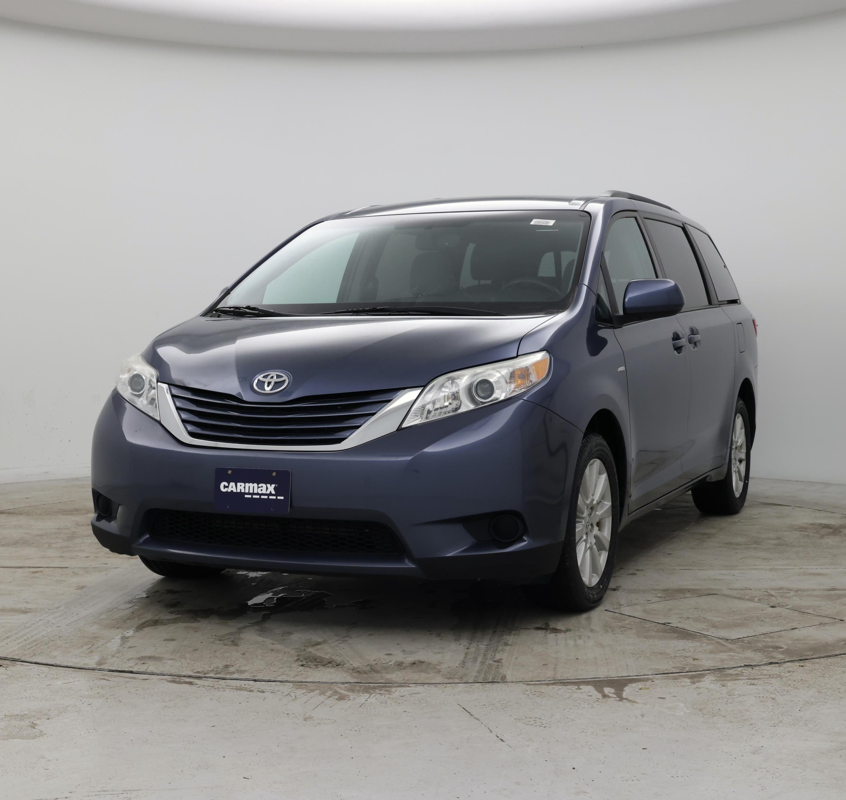 Thumbnail: 2017 Toyota Sienna - 4