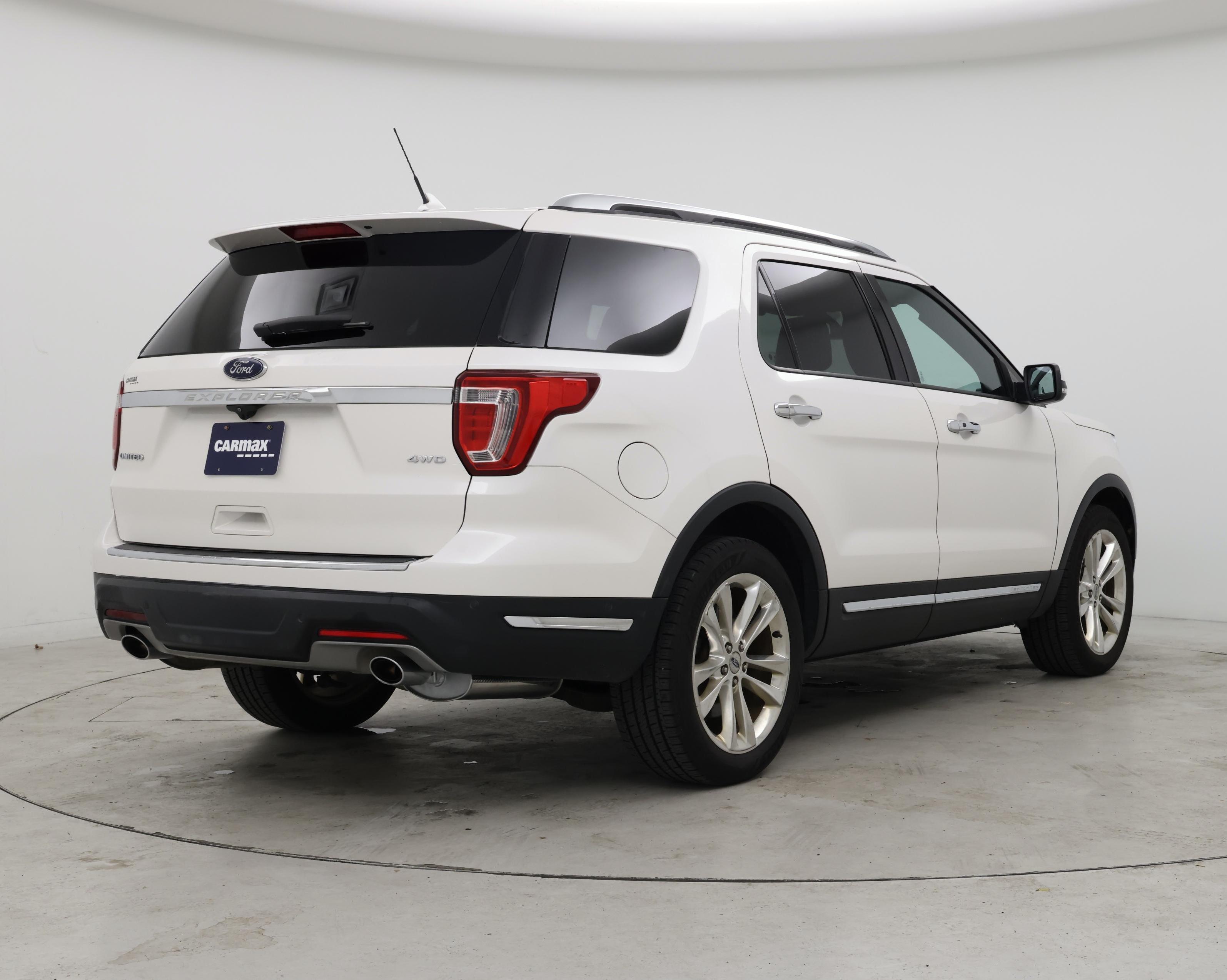 Thumbnail: 2018 Ford Explorer - 8