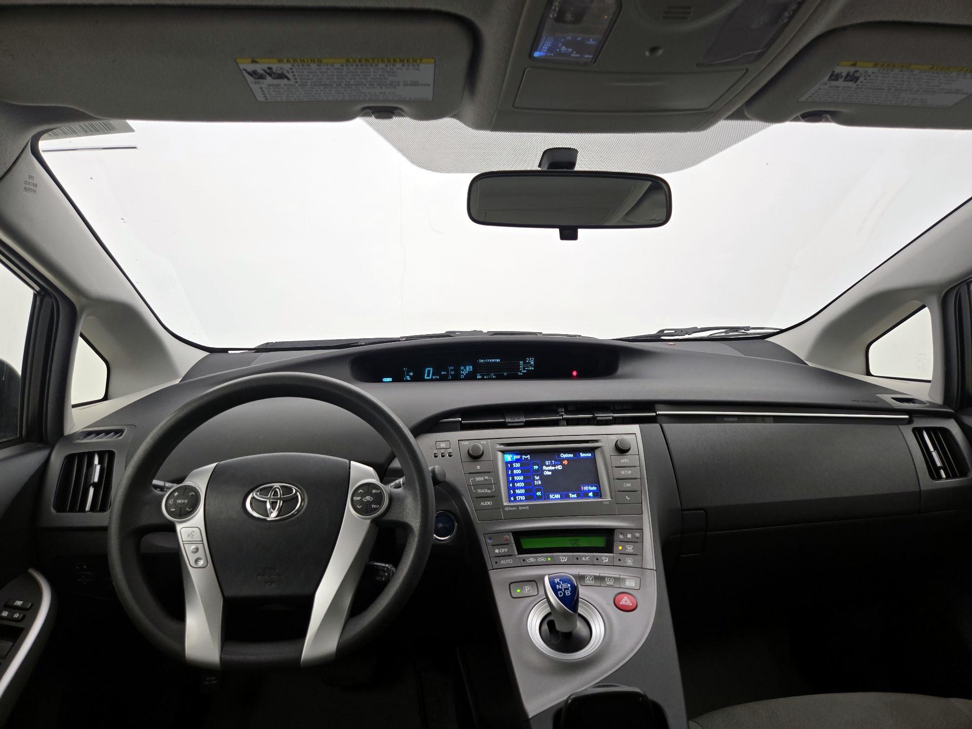 Thumbnail: 2015 Toyota Prius - 9