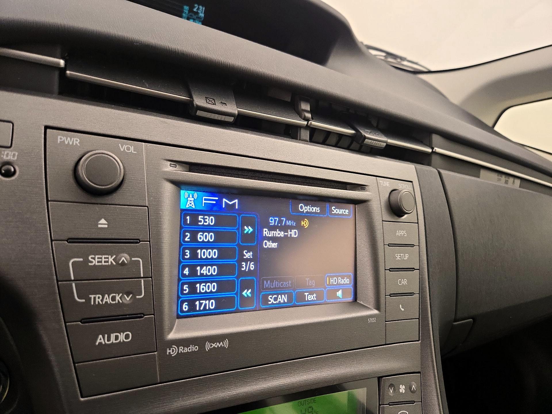 Thumbnail: 2015 Toyota Prius - 15