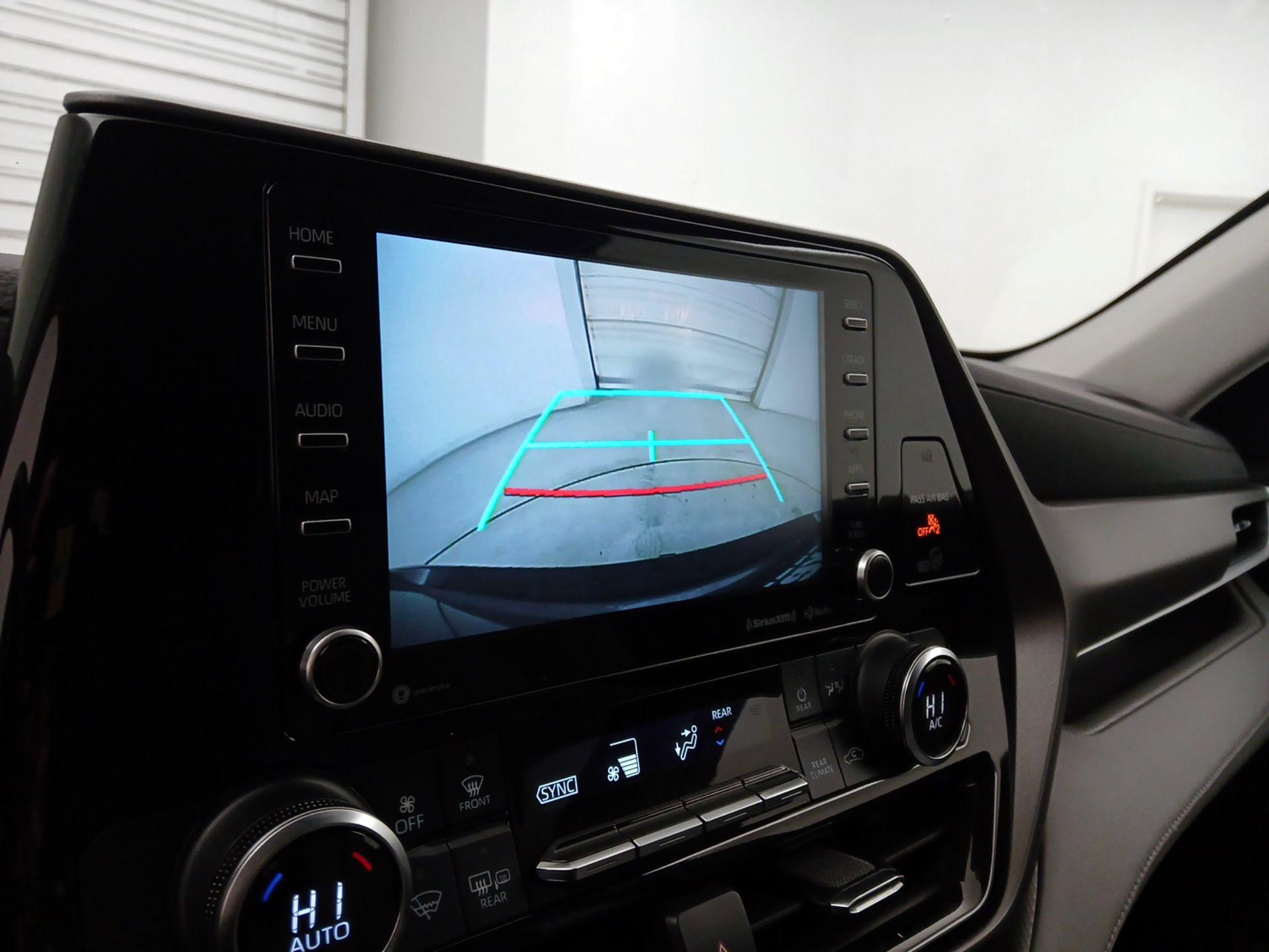 Thumbnail: 2022 Toyota Highlander - 14