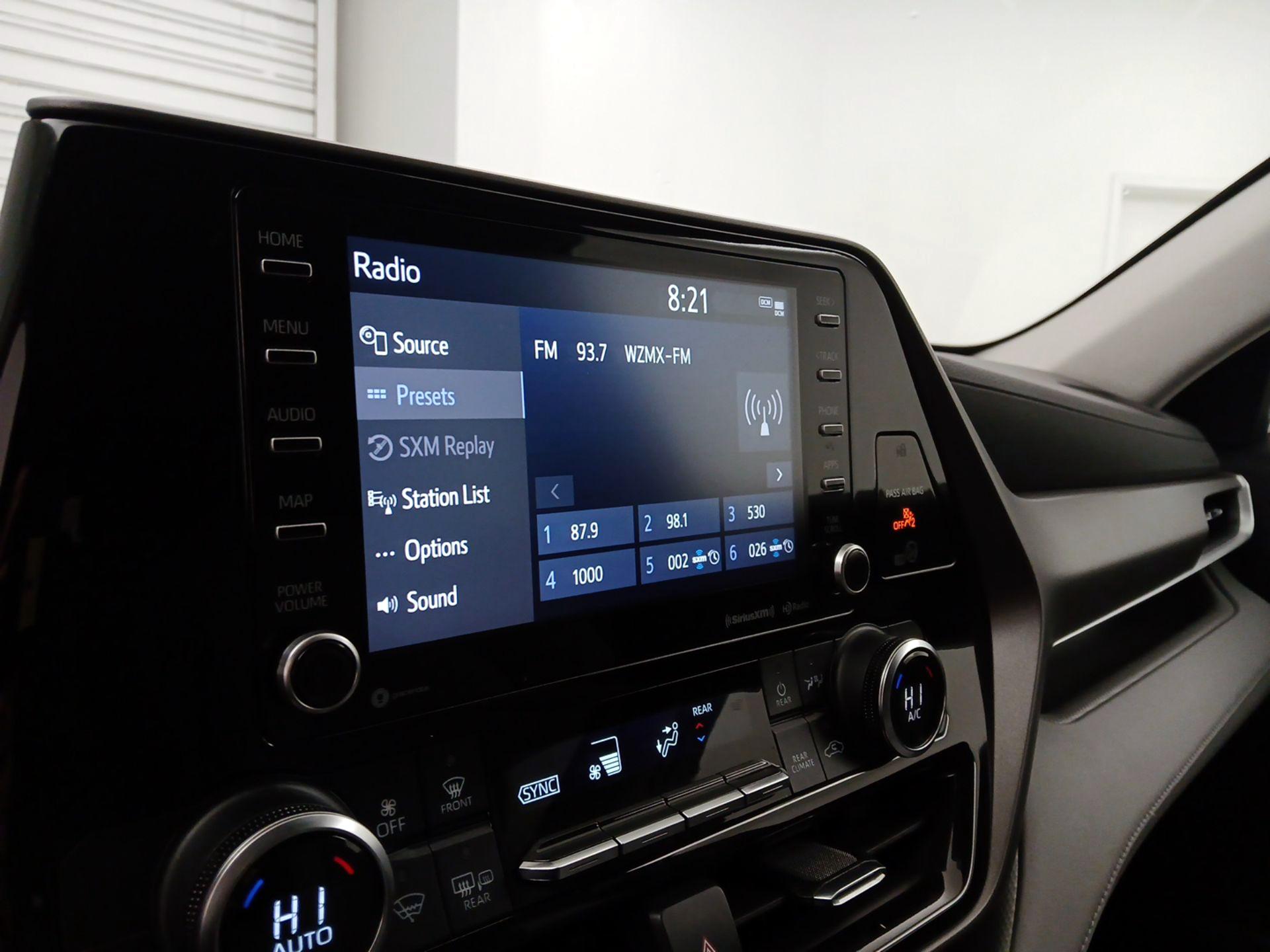 Thumbnail: 2022 Toyota Highlander - 15