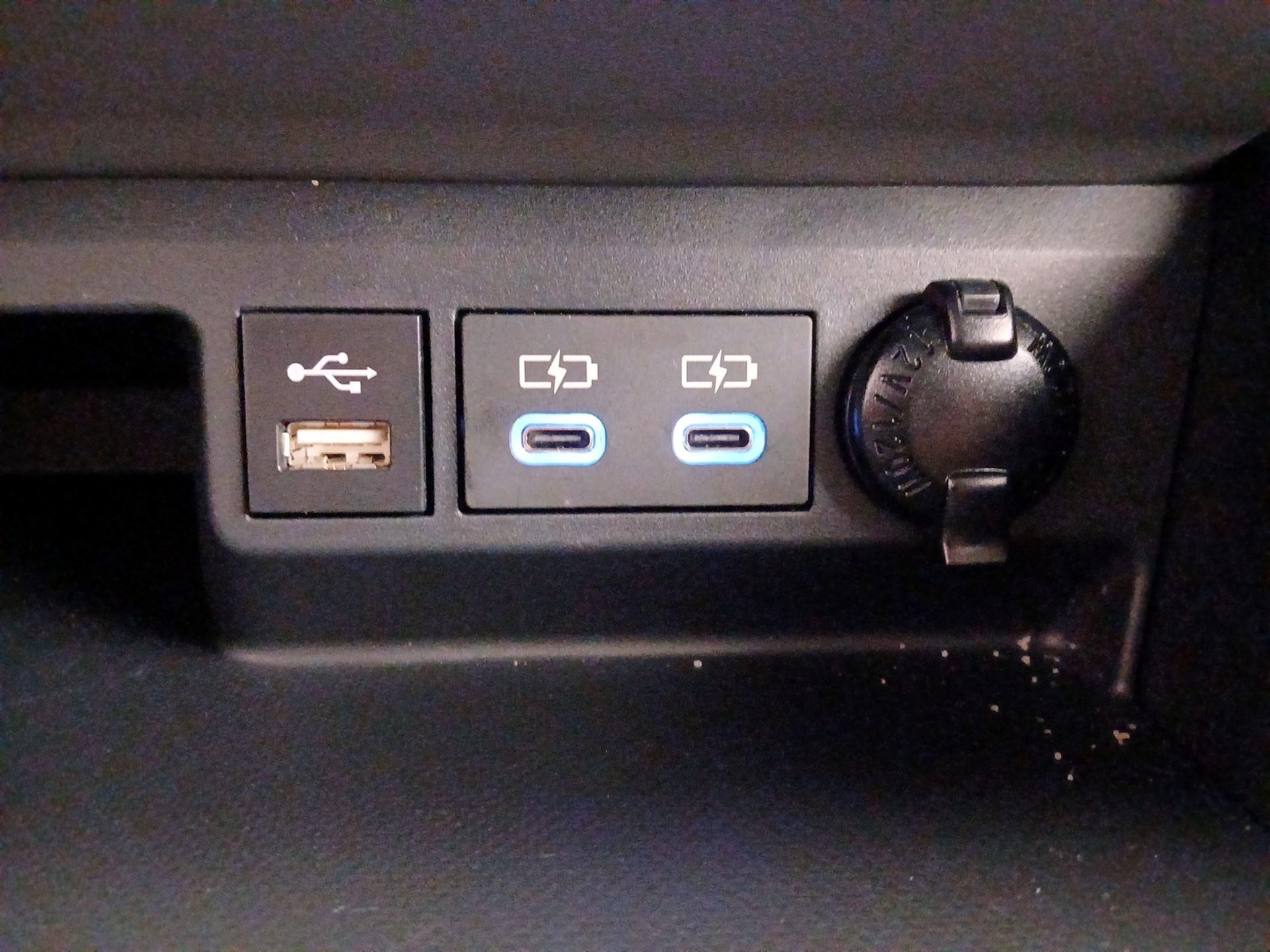 Thumbnail: 2022 Toyota Highlander - 18