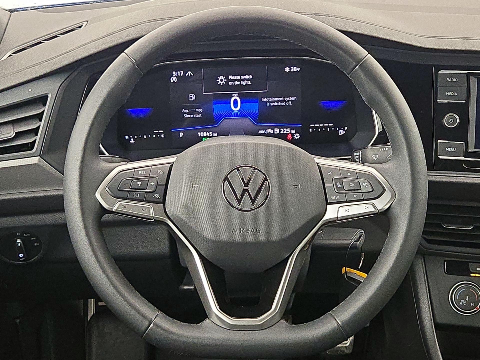 Thumbnail: 2024 Volkswagen Jetta - 10