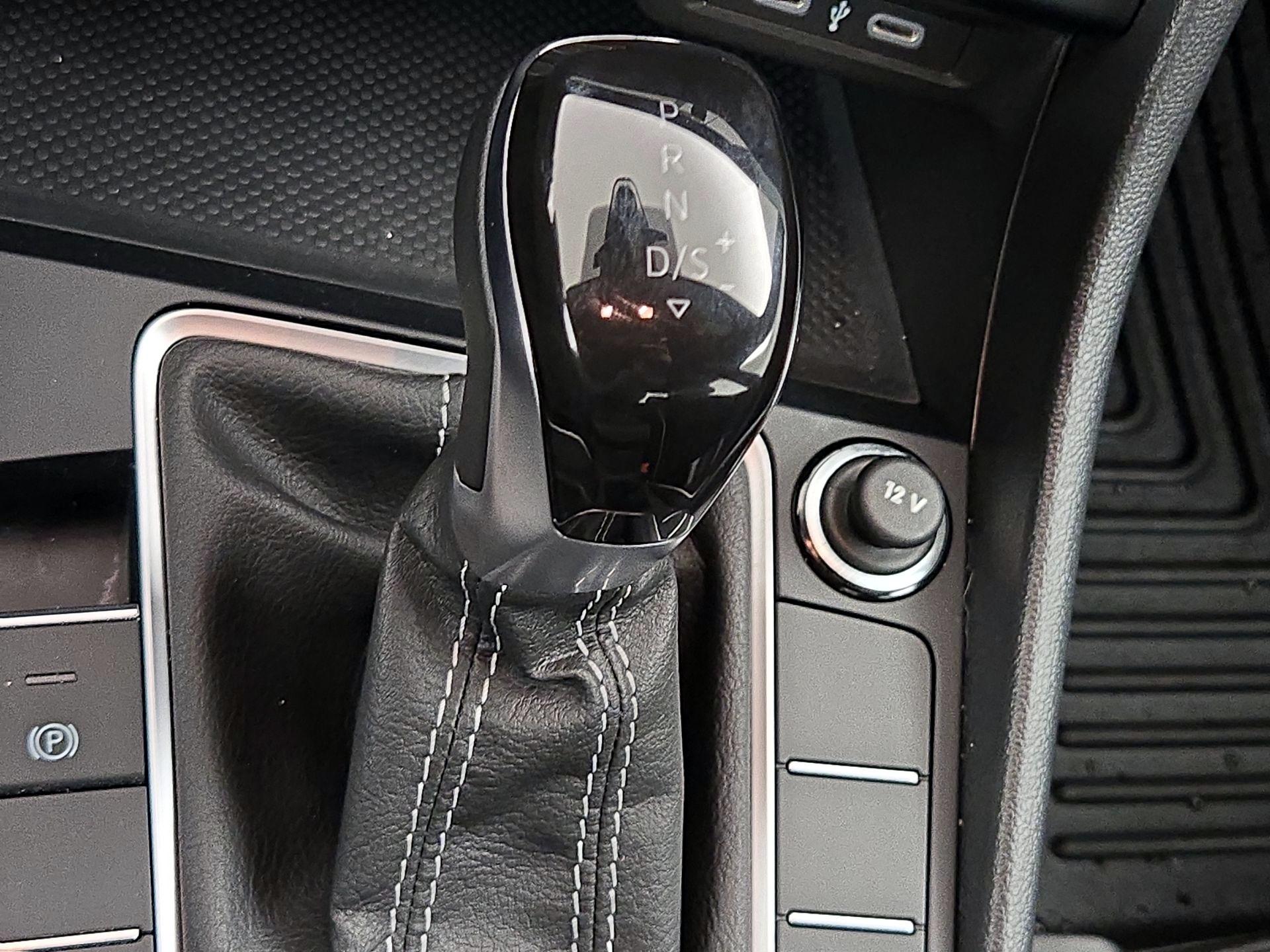 Thumbnail: 2024 Volkswagen Jetta - 17