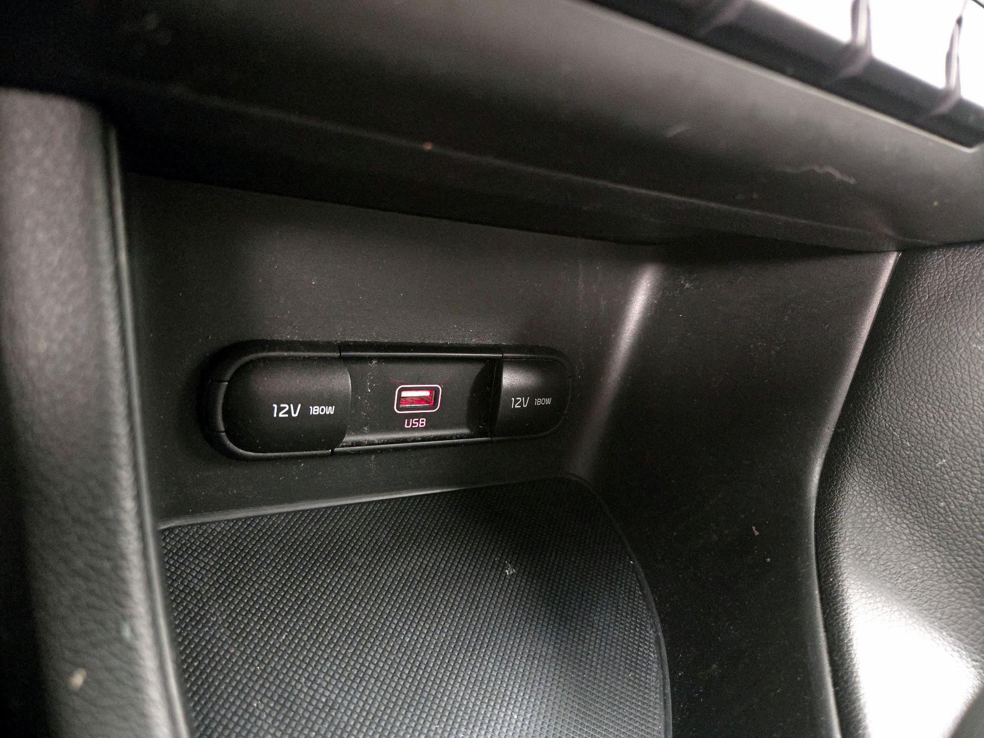 Thumbnail: 2020 Kia Sportage - 18