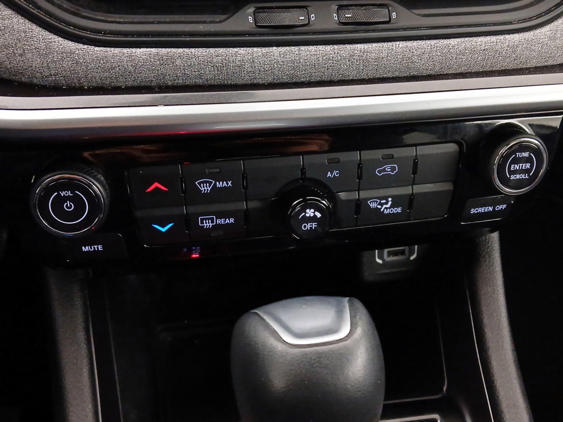 Thumbnail: 2023 Jeep Compass - 16