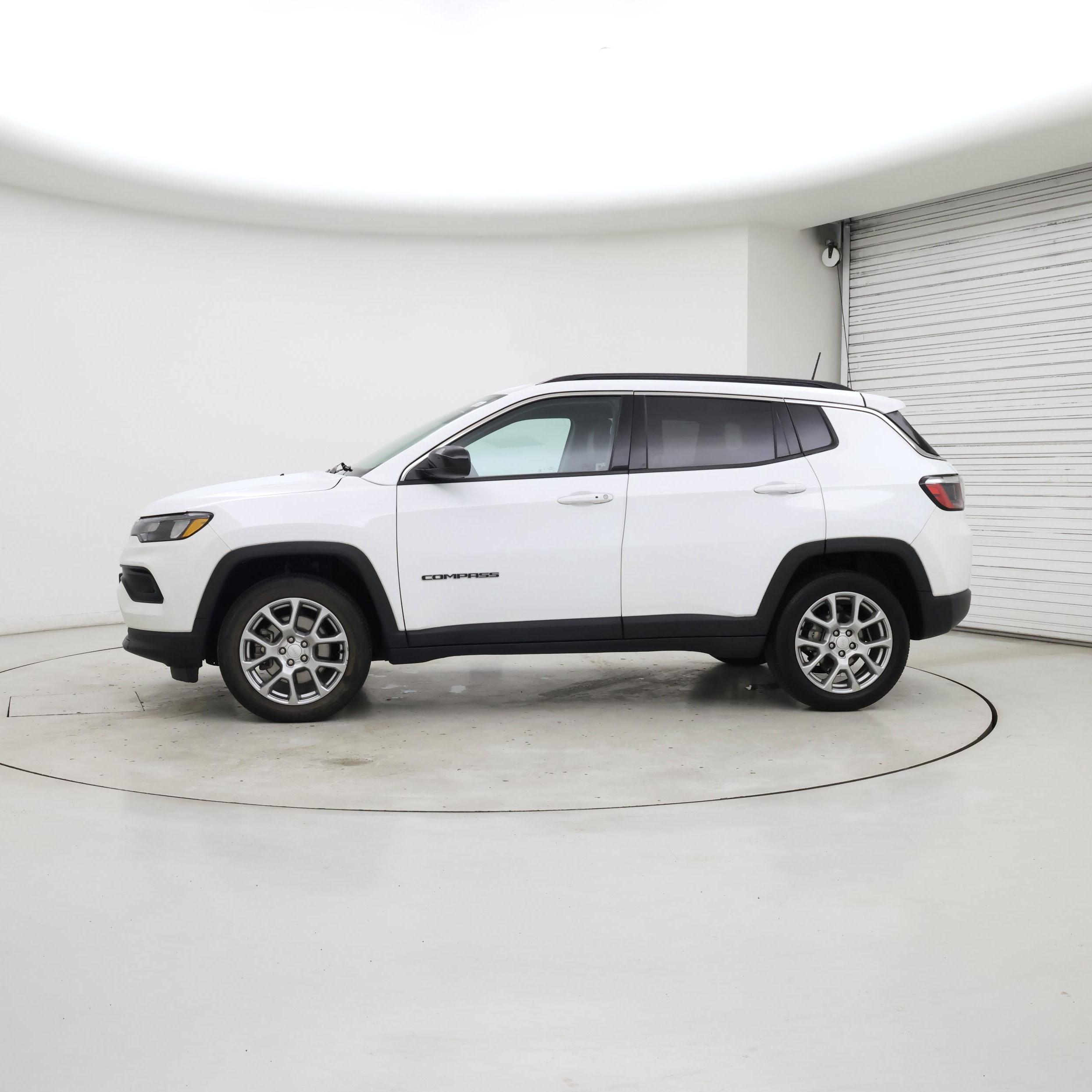 Thumbnail: 2023 Jeep Compass - 3