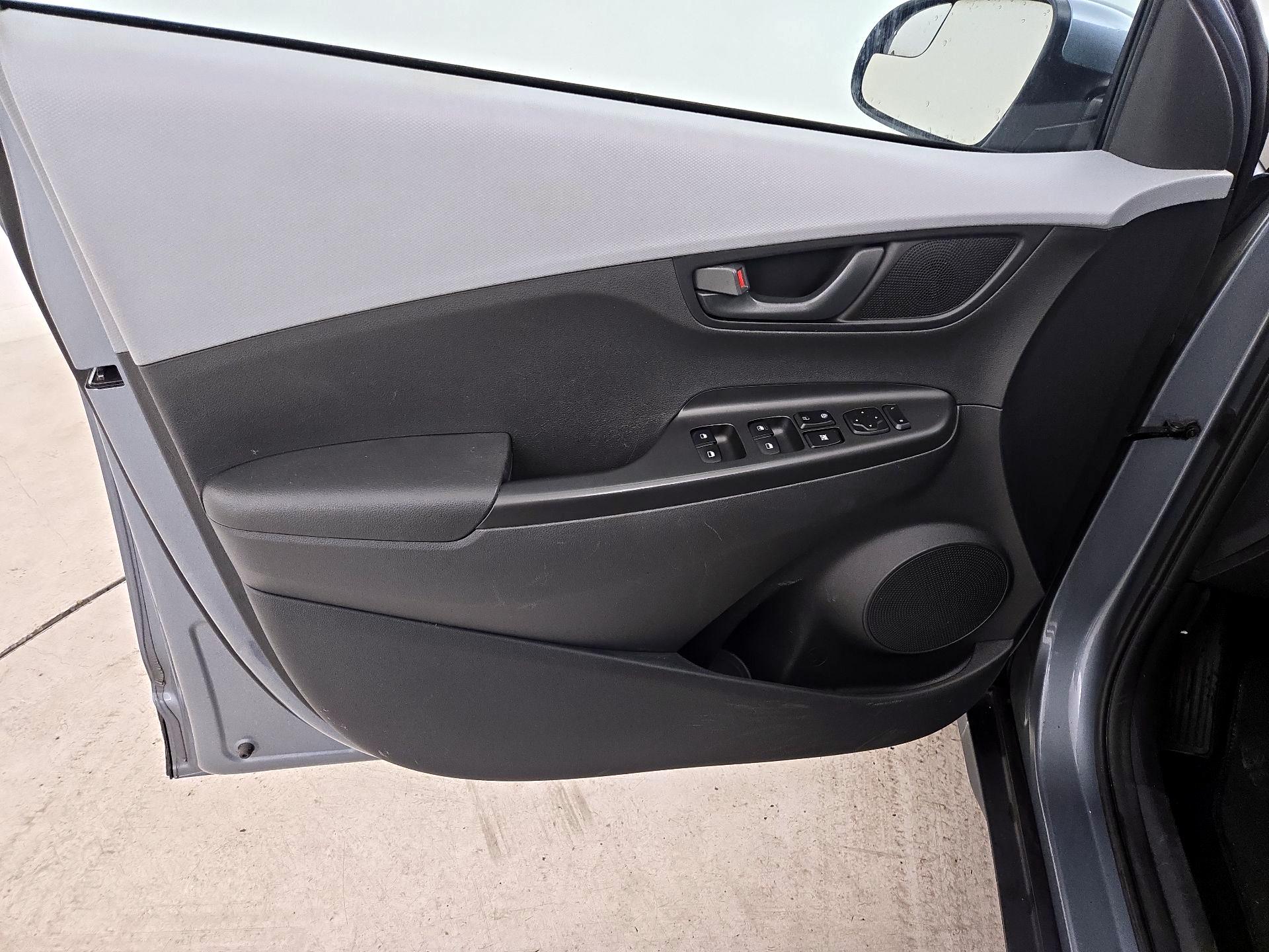 Thumbnail: 2021 Hyundai Kona - 12