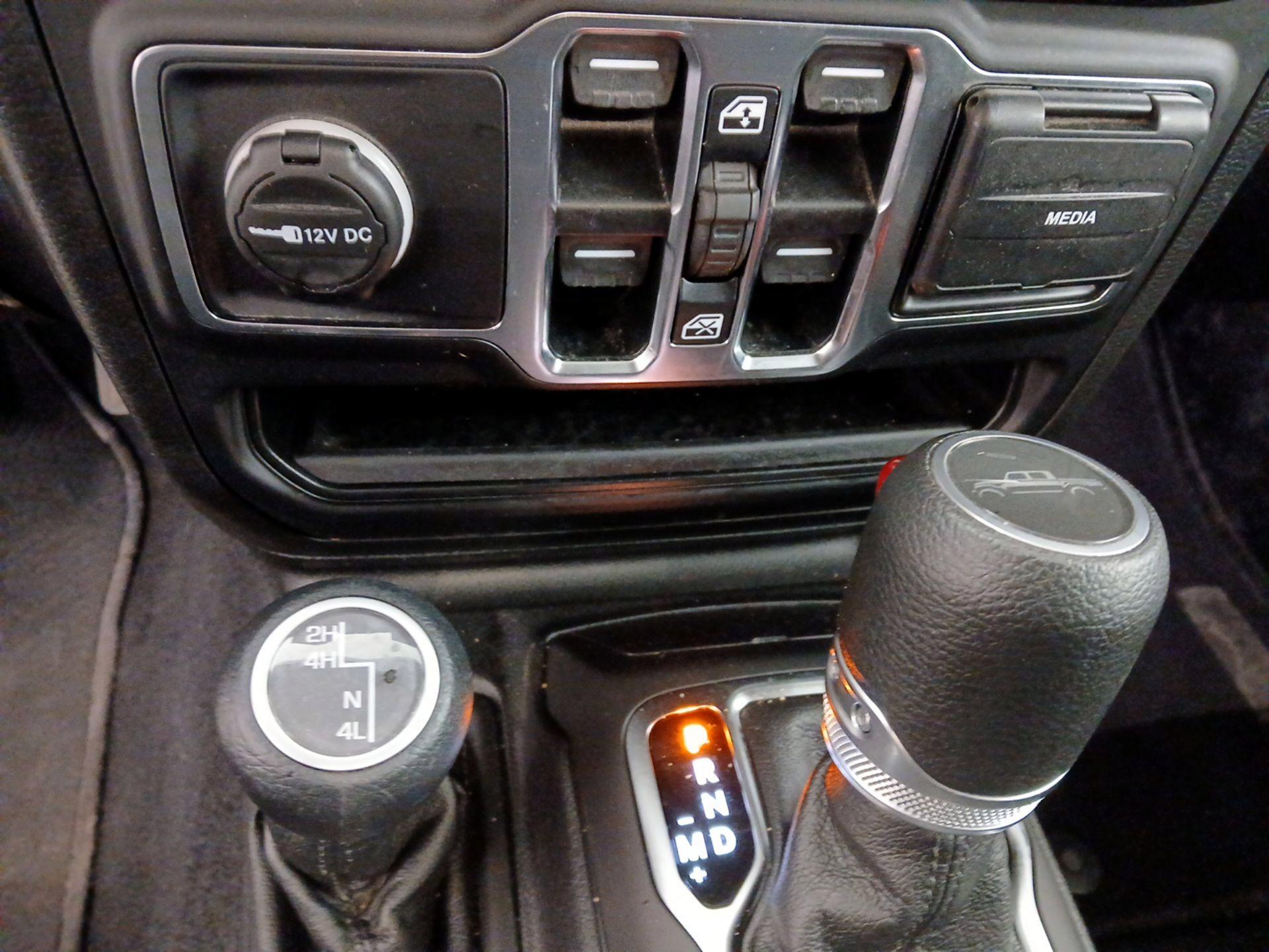 Thumbnail: 2020 Jeep Gladiator - 18