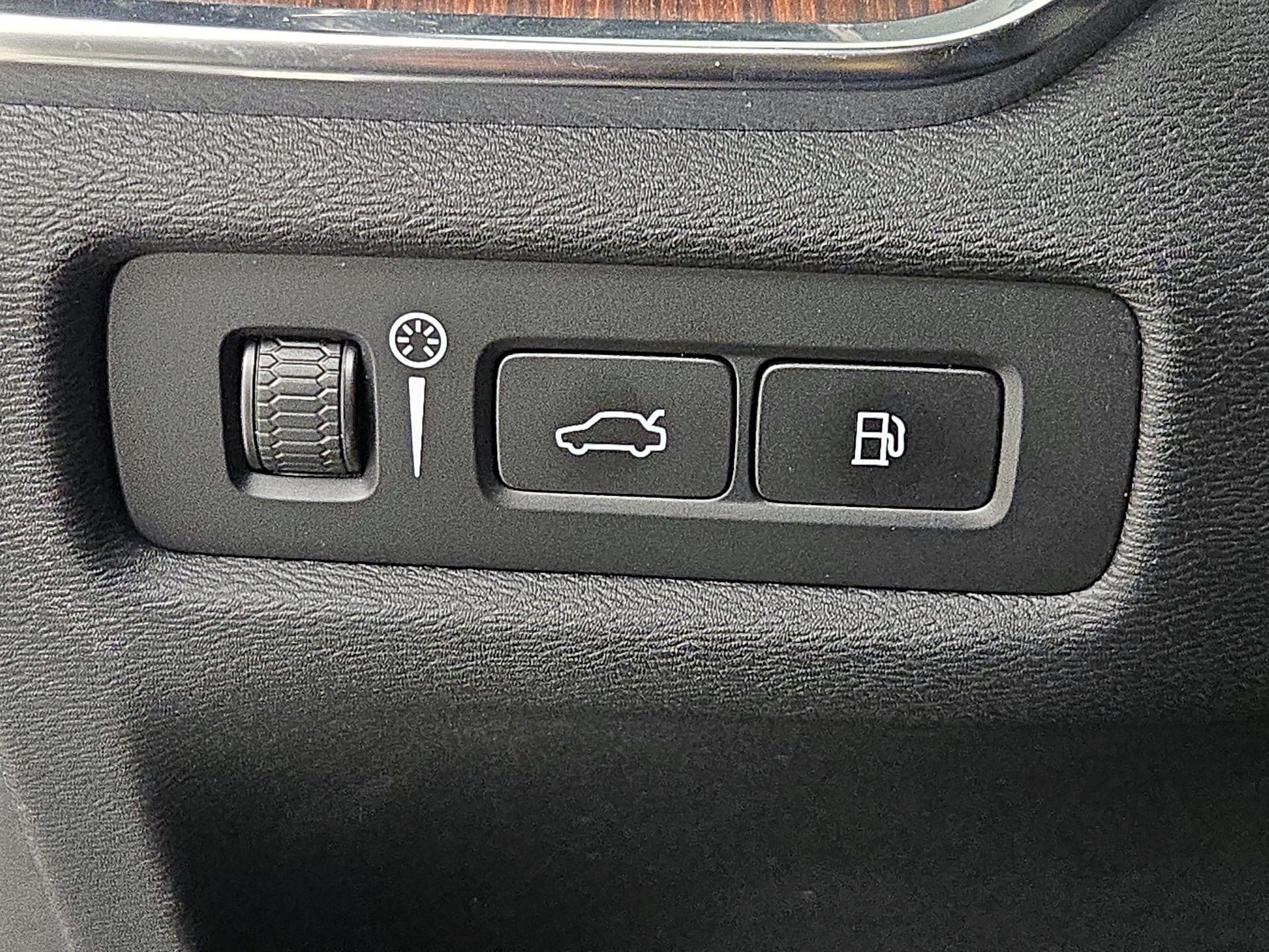 Thumbnail: 2021 Volvo S60 - 13