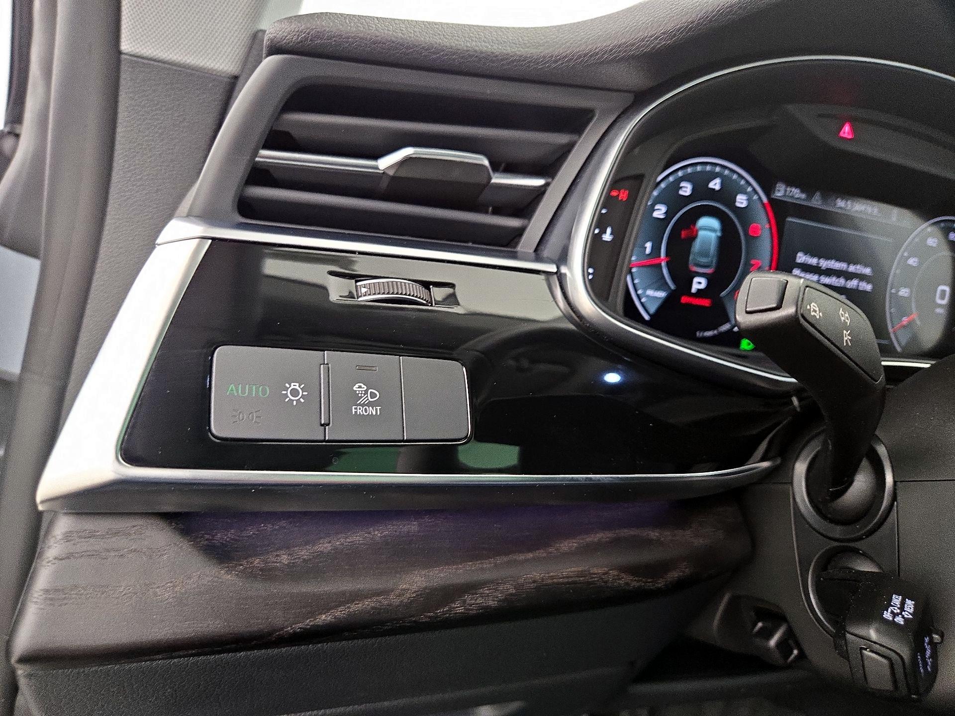 Thumbnail: 2023 Audi Q8 - 13