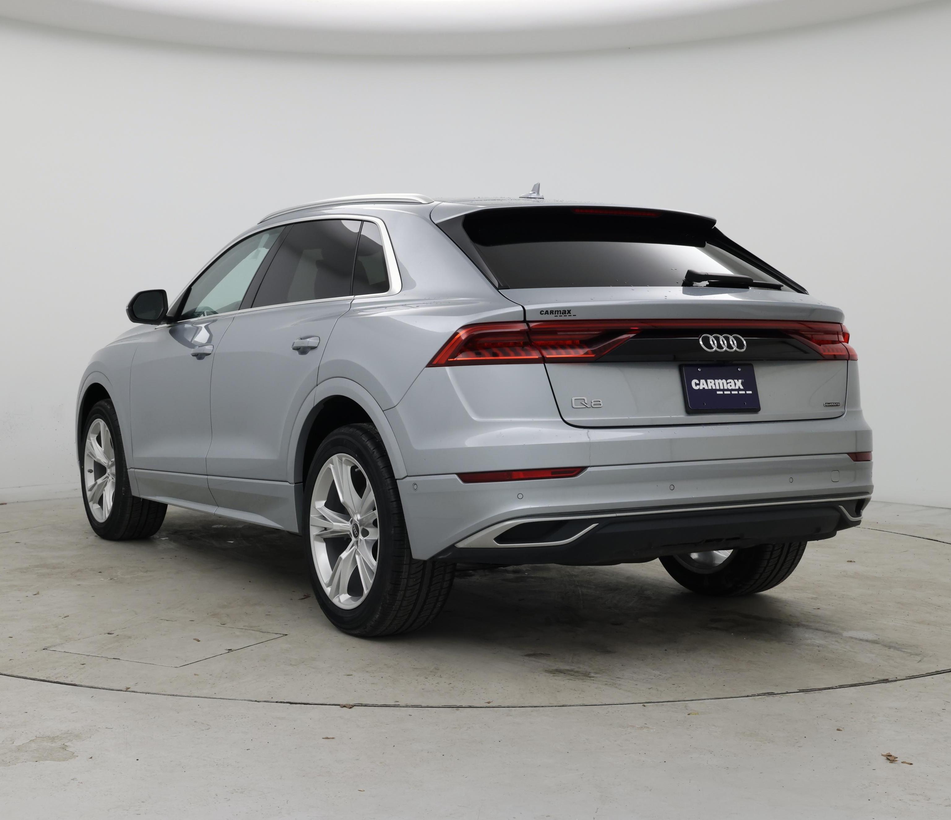 Thumbnail: 2023 Audi Q8 - 2